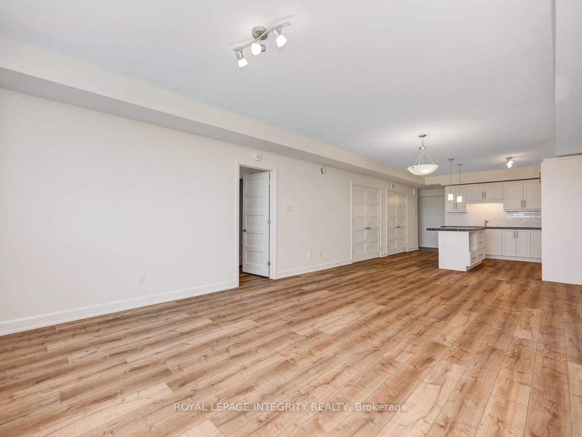 906 Chablis Crescent A Property Photo 2