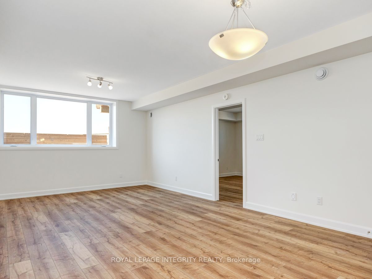 906 Chablis Crescent A Property Photo 3
