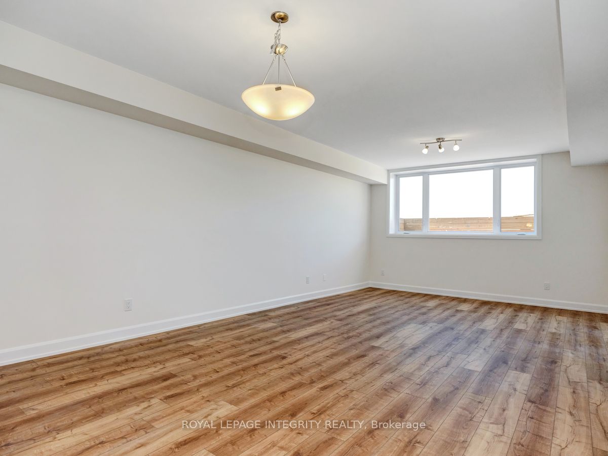 906 Chablis Crescent A Property Photo 6