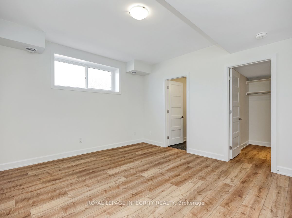 906 Chablis Crescent A Property Photo 8