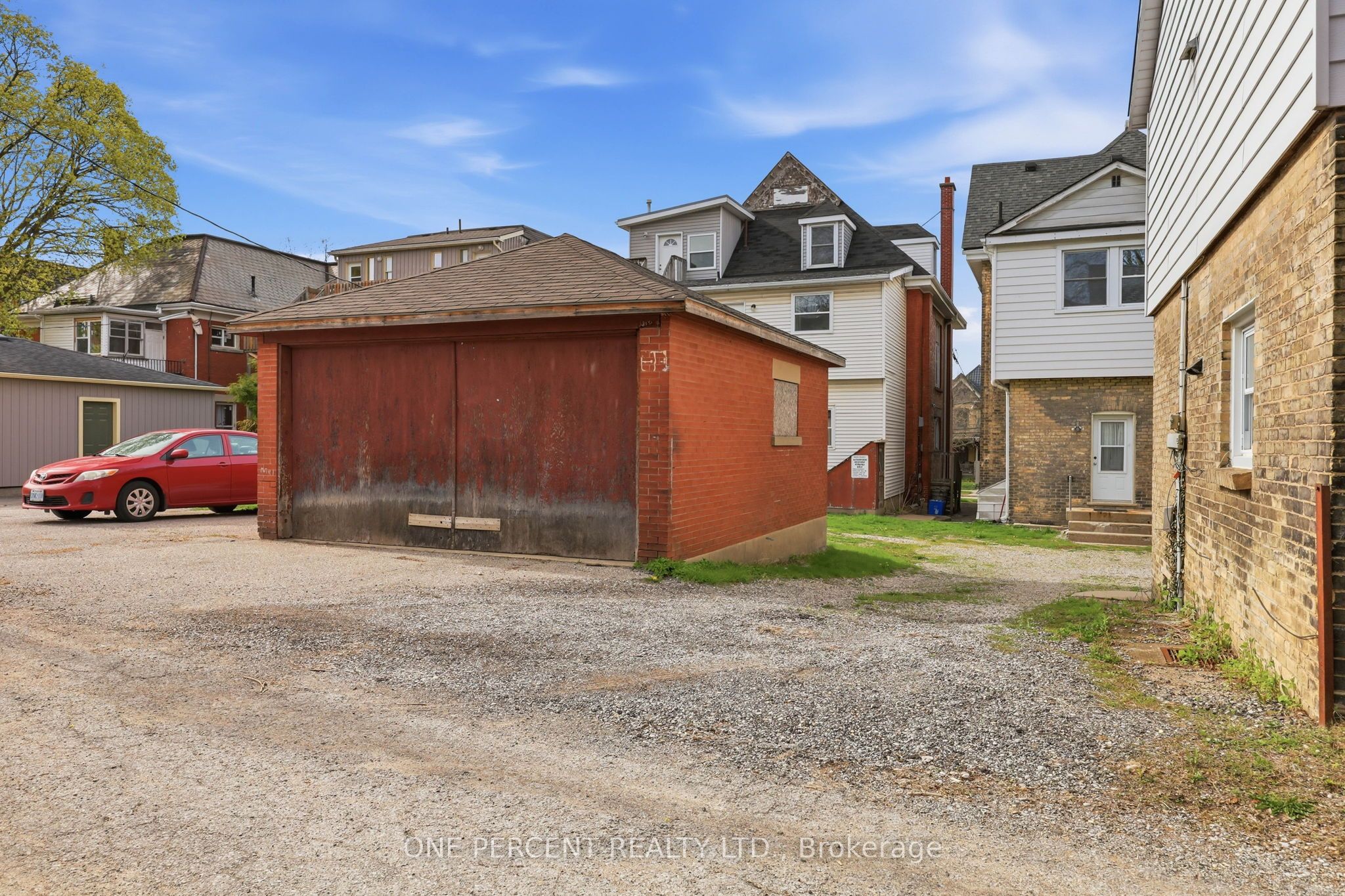 305 Central Avenue Property Photo 3
