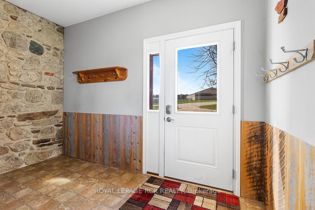 6122 Ninth Line Property Photo 8
