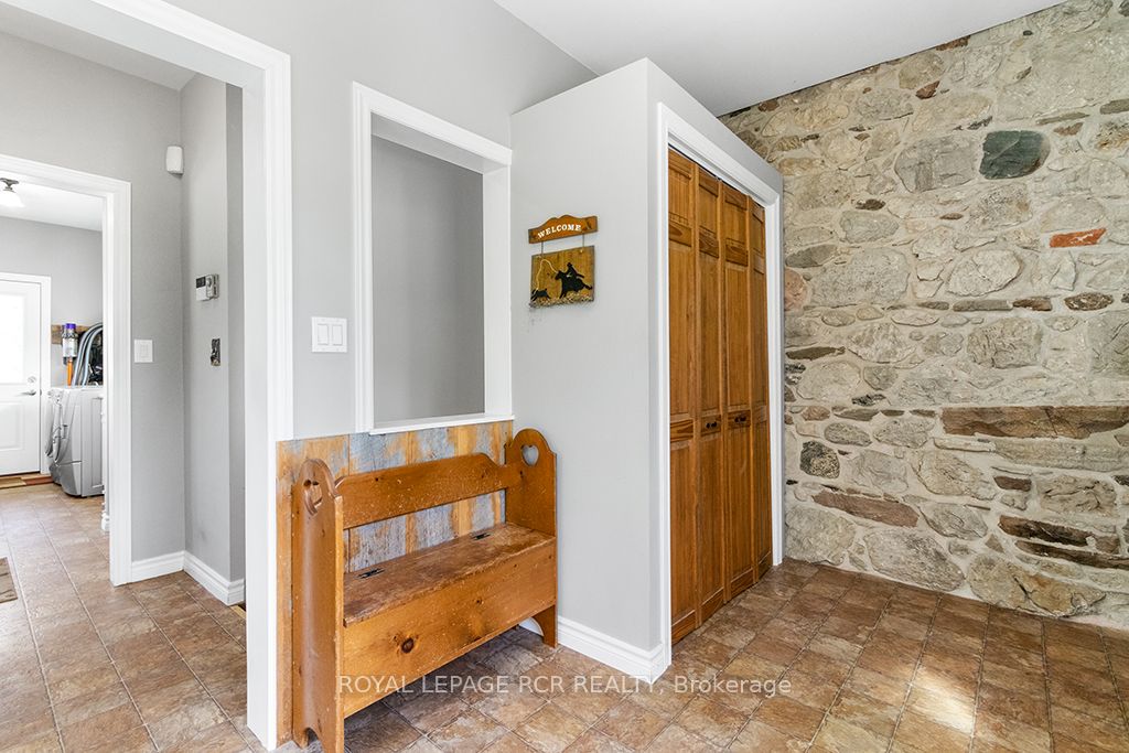 6122 Ninth Line Property Photo 9