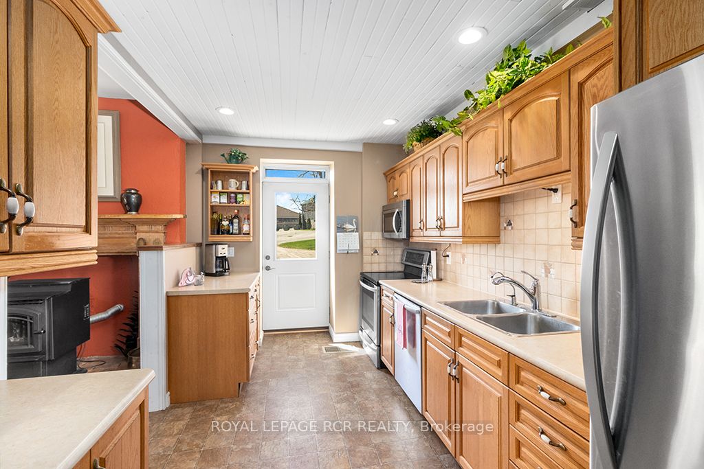 6122 Ninth Line Property Photo 11