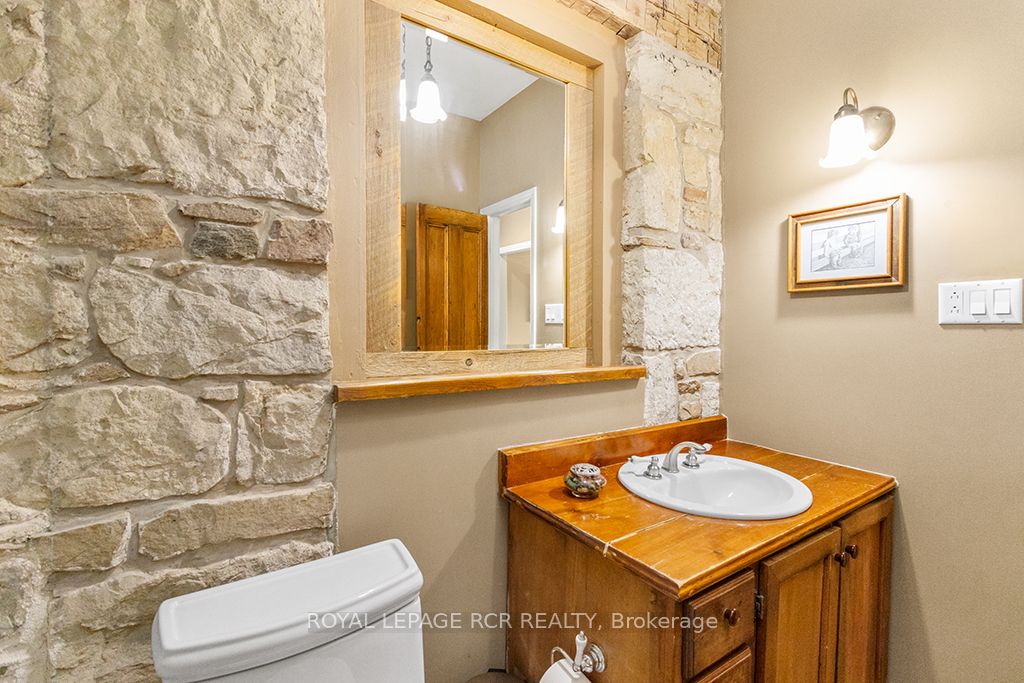 6122 Ninth Line Property Photo 22