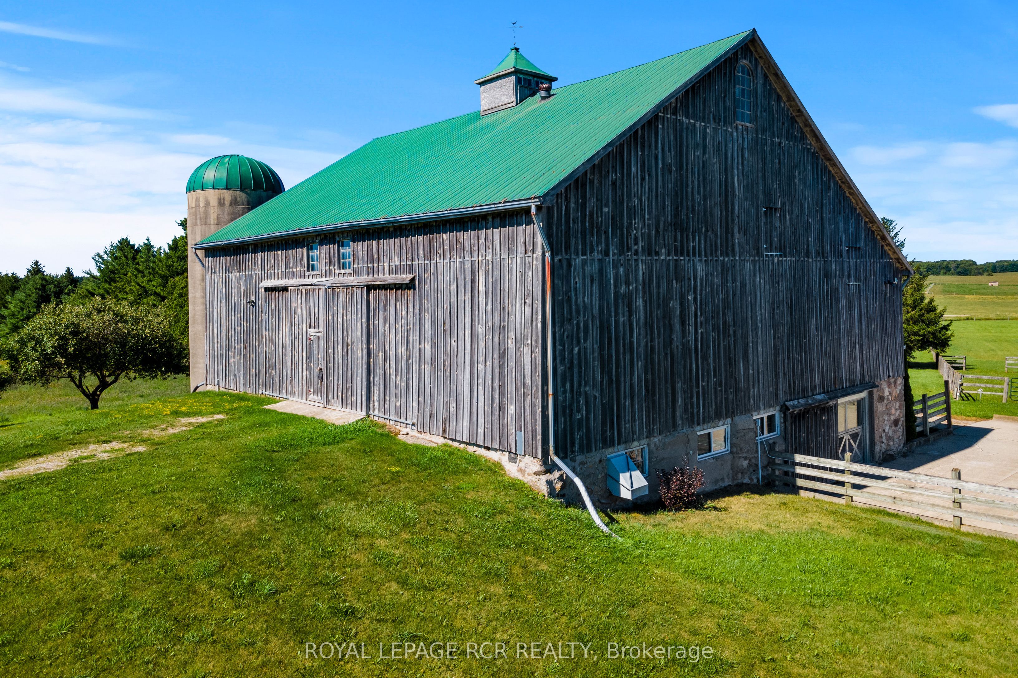 6122 Ninth Line Property Photo 44