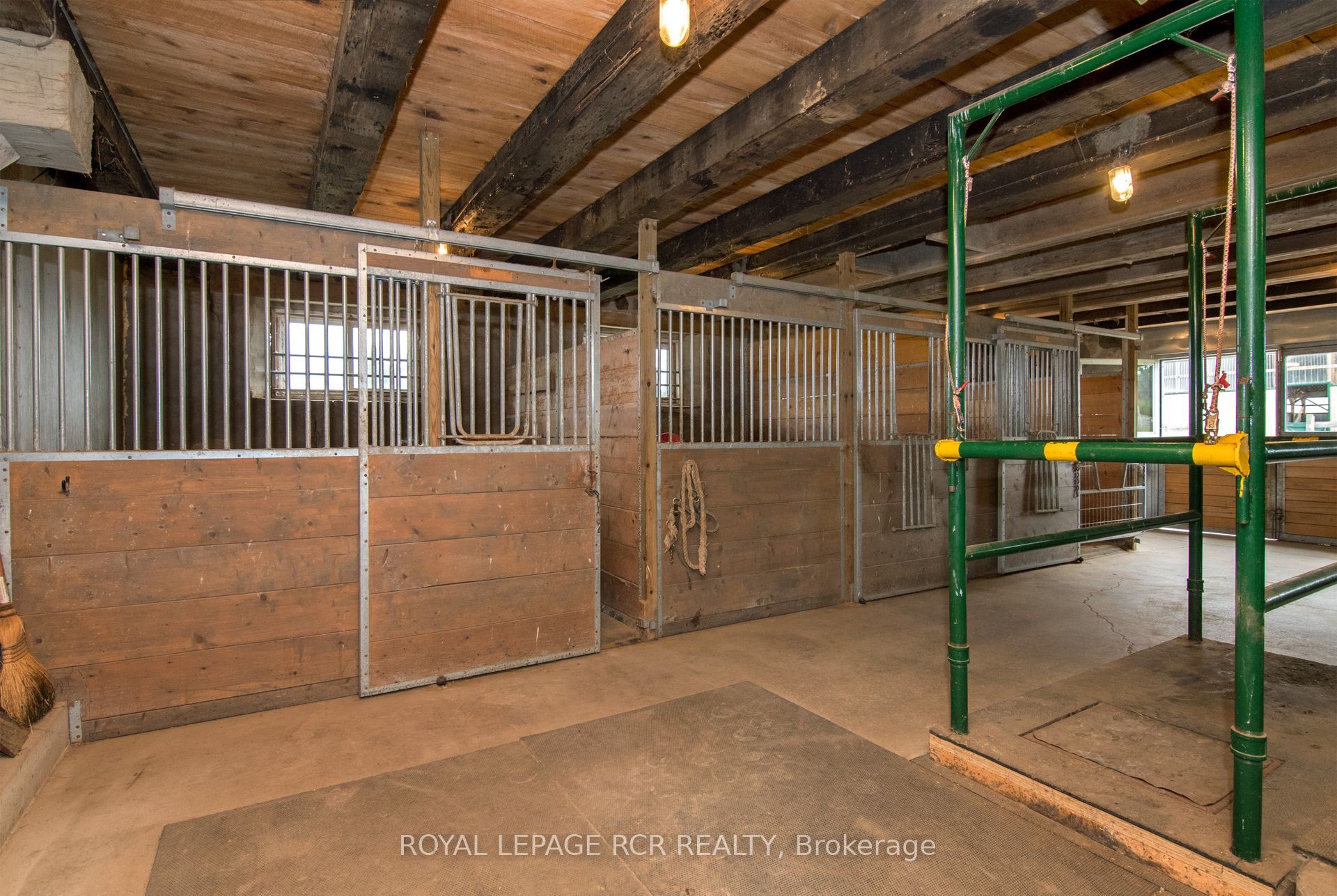 6122 Ninth Line Property Photo 45