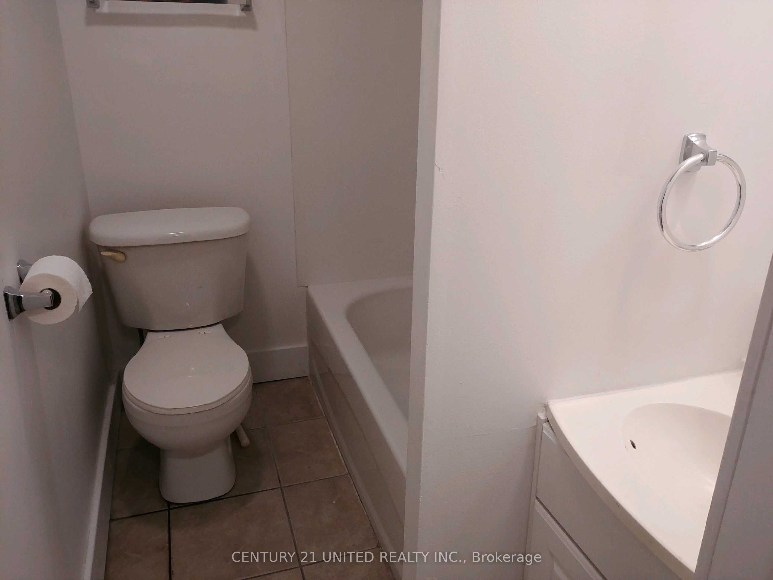 41-43 King Street E Property Photo 25