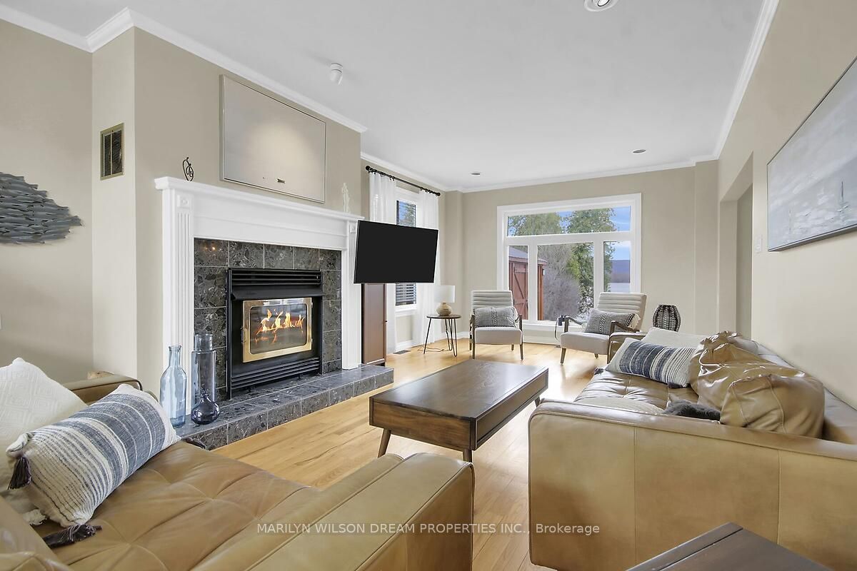 3276 Barlow Crescent Property Photo 4