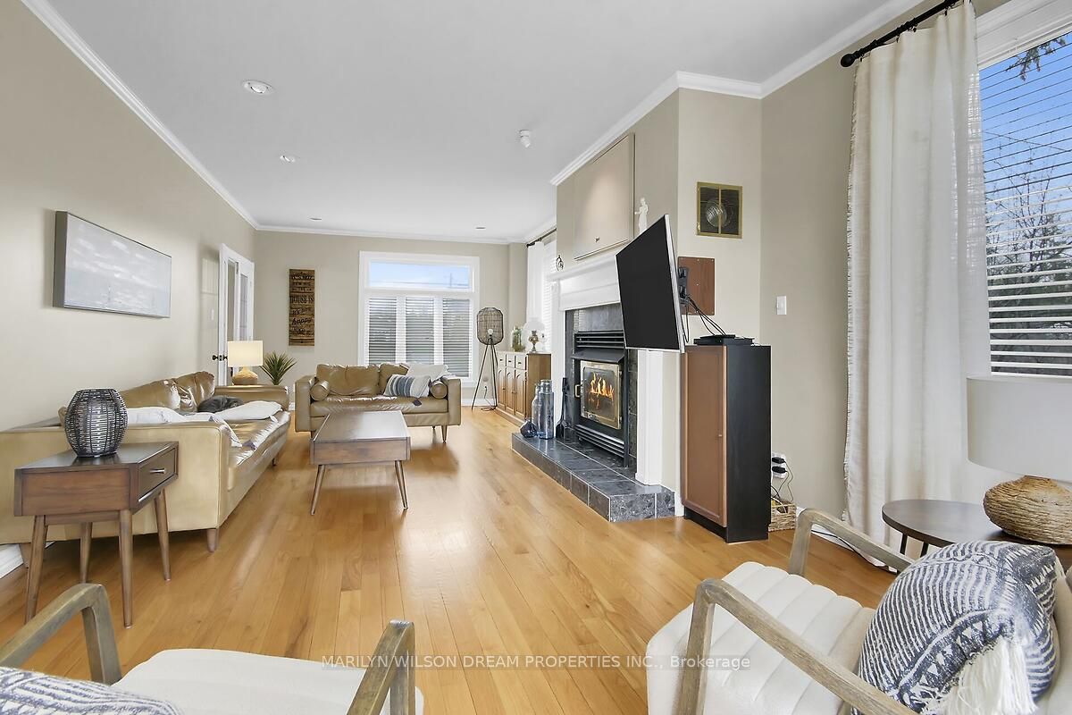 3276 Barlow Crescent Property Photo 7