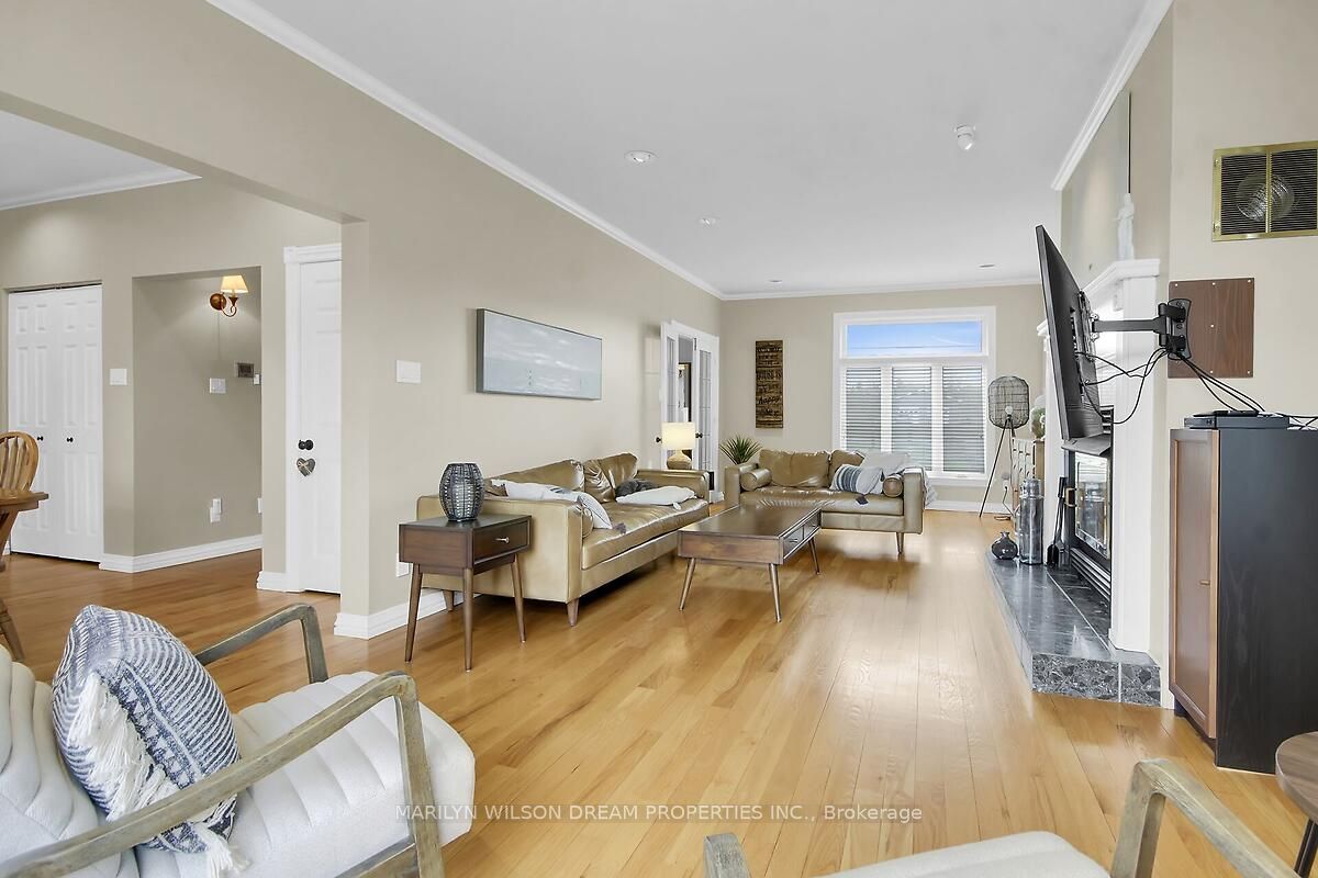 3276 Barlow Crescent Property Photo 8