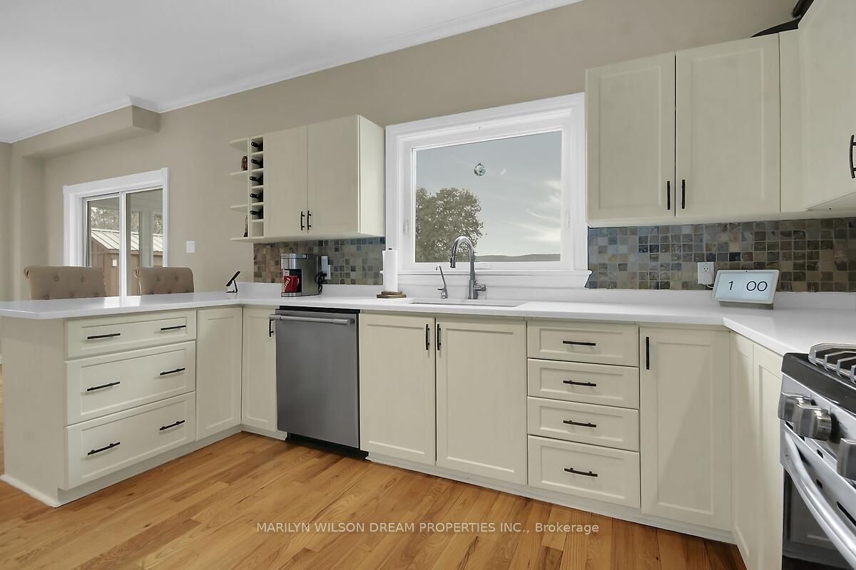 3276 Barlow Crescent Property Photo 15
