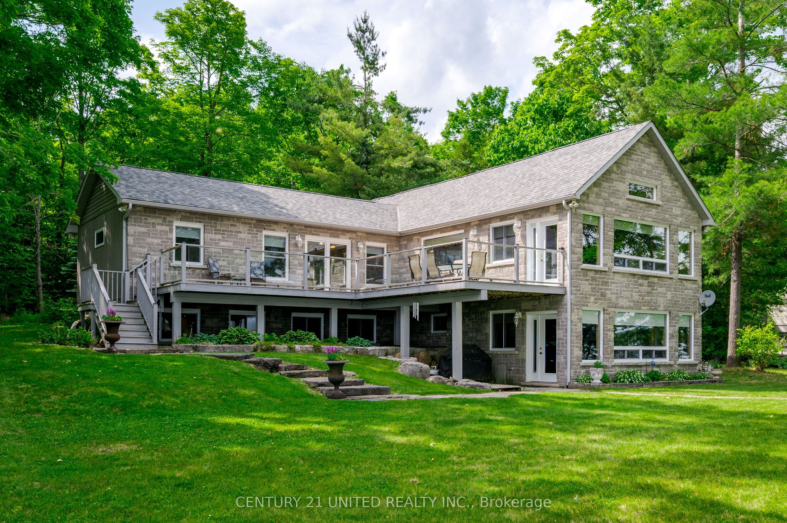 3069 Clear Lake Road W Property Photo 1