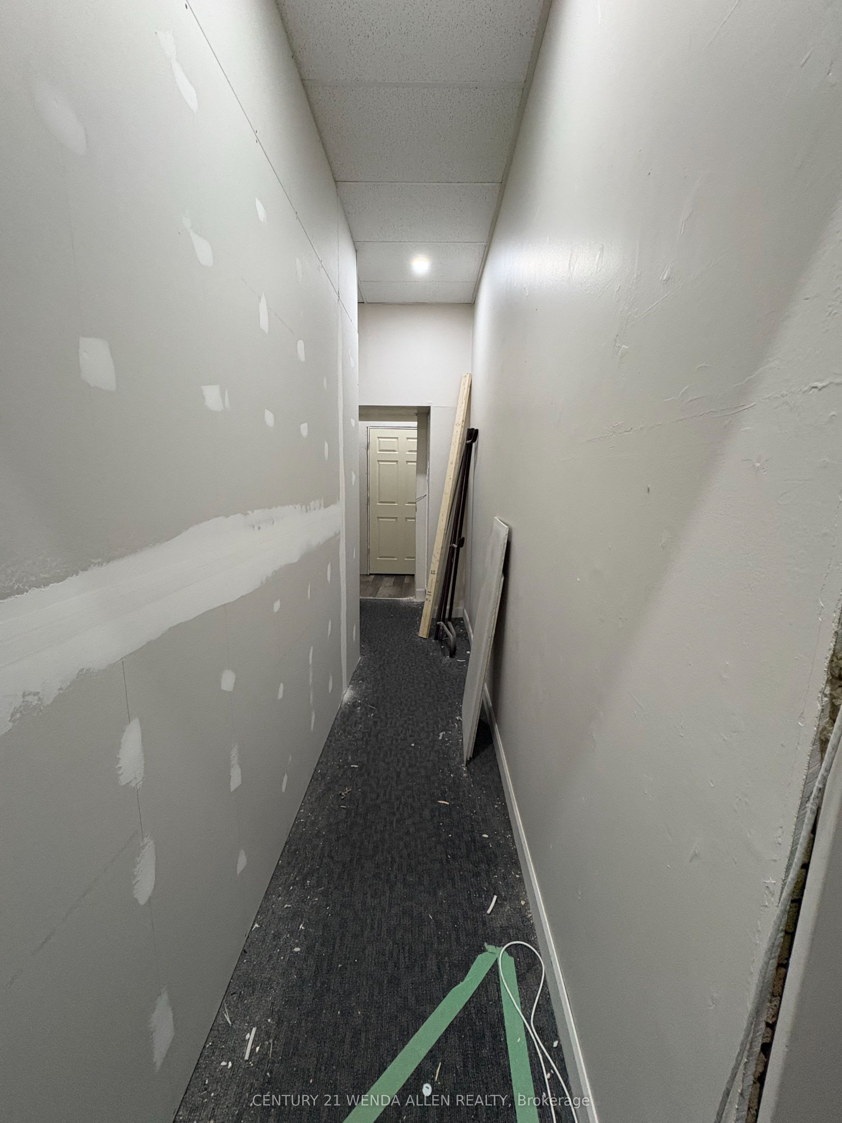 11 Queen Street E Property Photo 15