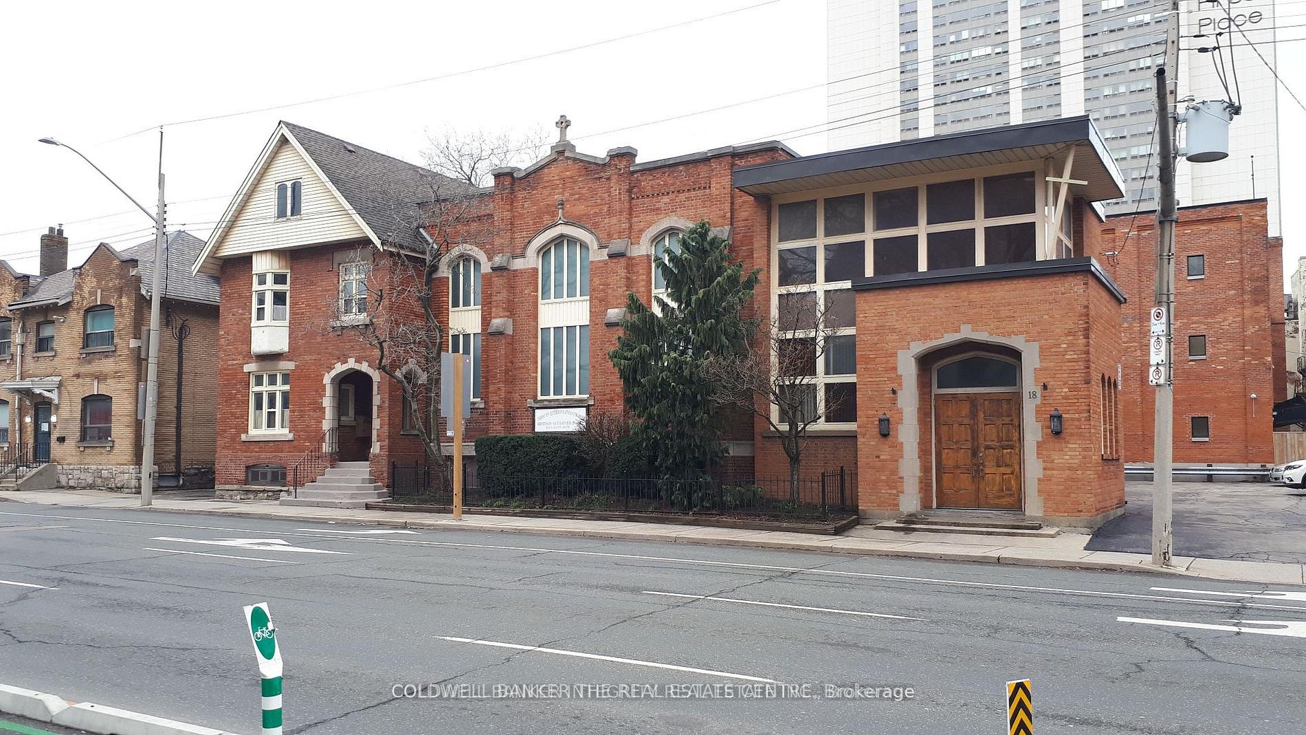 18 Victoria Avenue S Property Photo 9