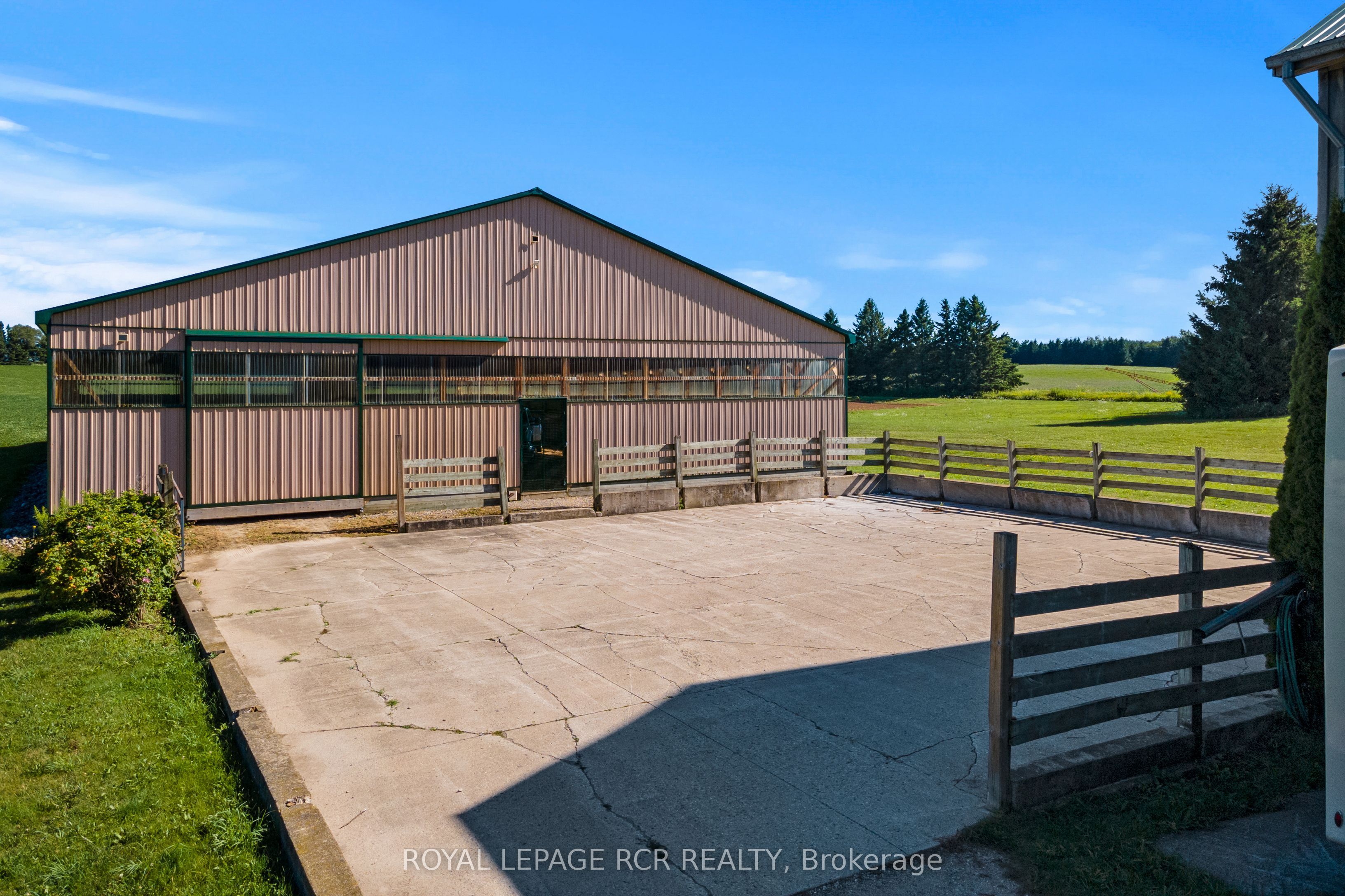 6122 Ninth Line Property Photo 16