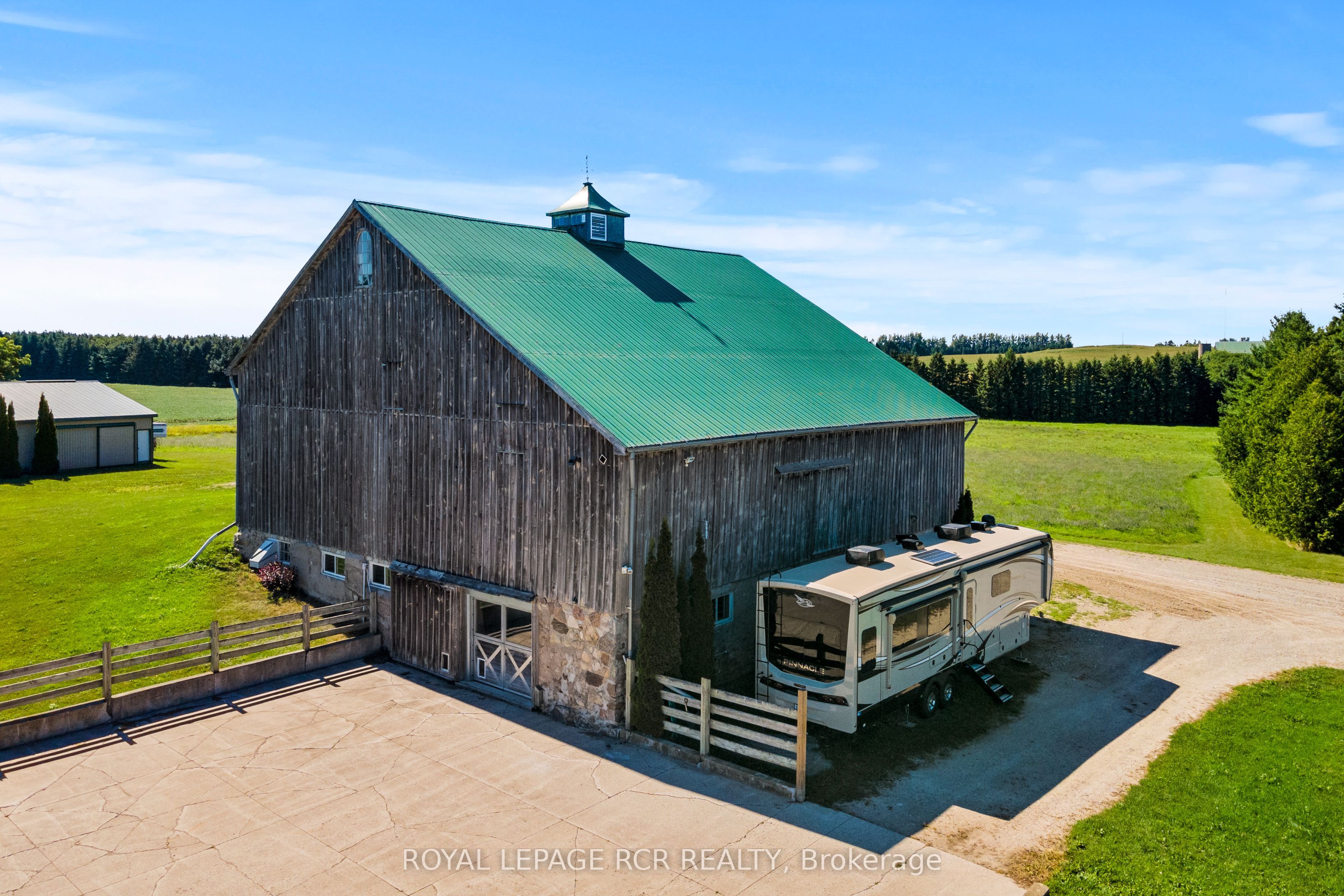 6122 Ninth Line Property Photo 19