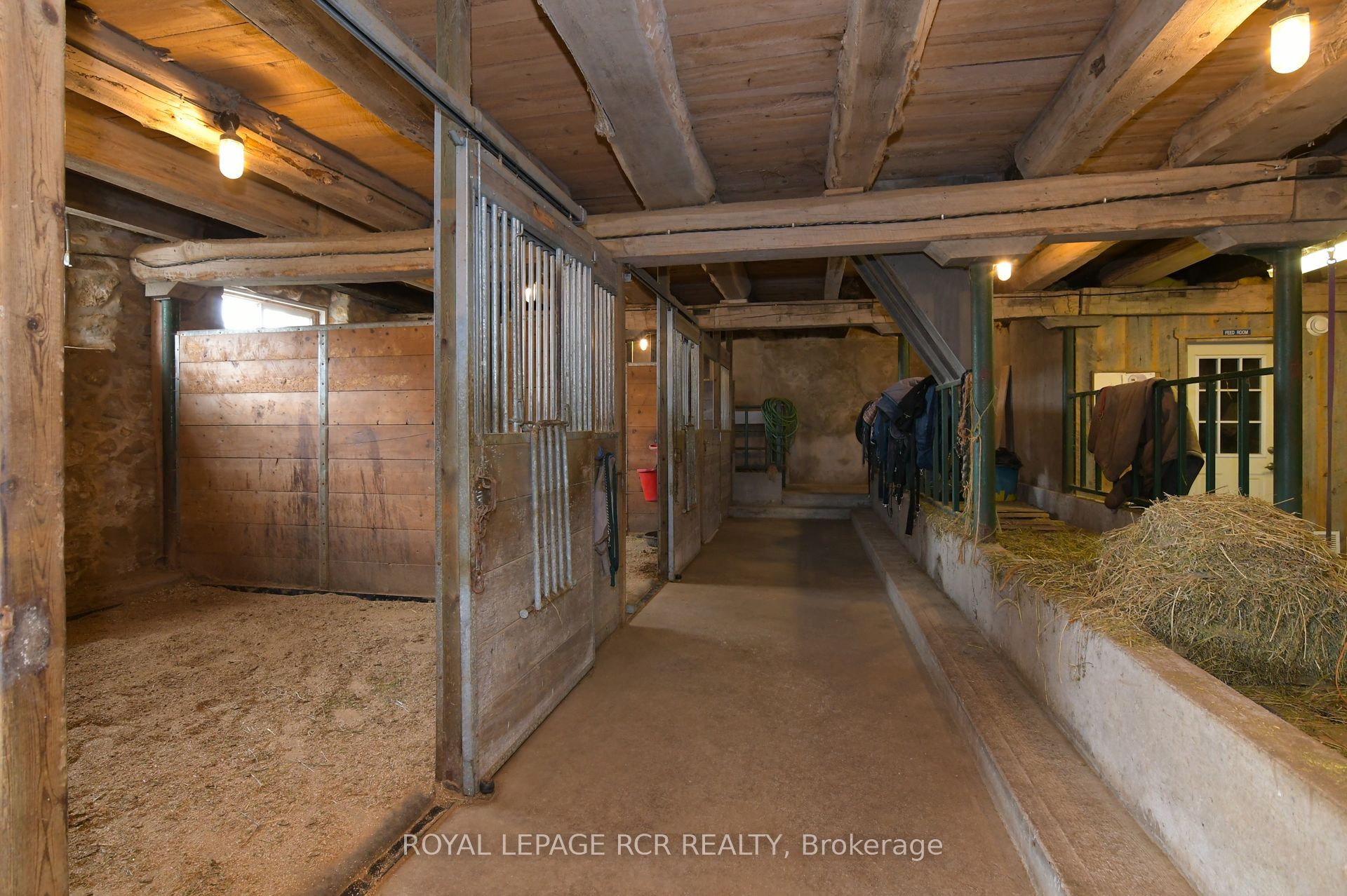 6122 Ninth Line Property Photo 21