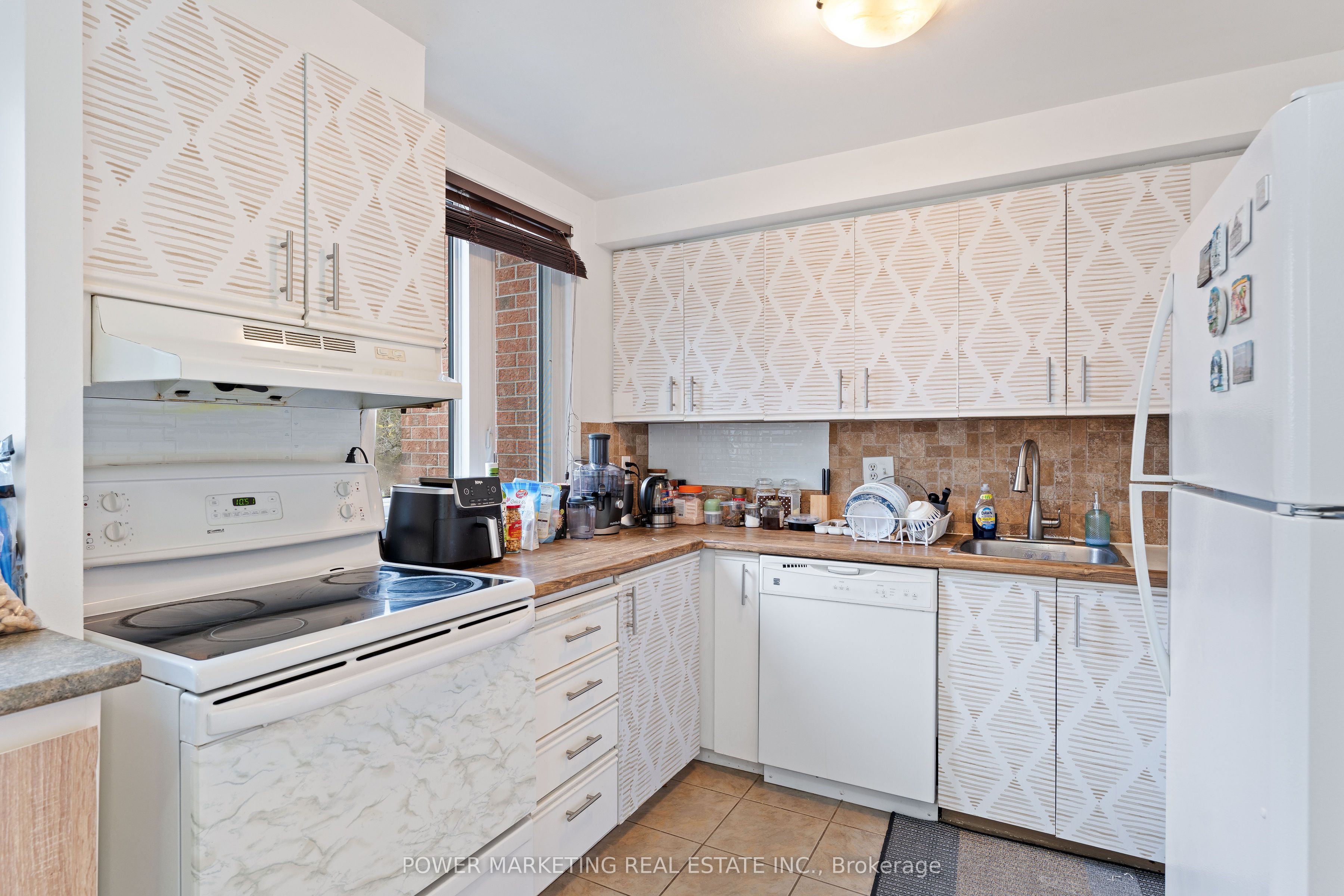 6702 Jeanne D'arc Boulevard N B Property Photo 7