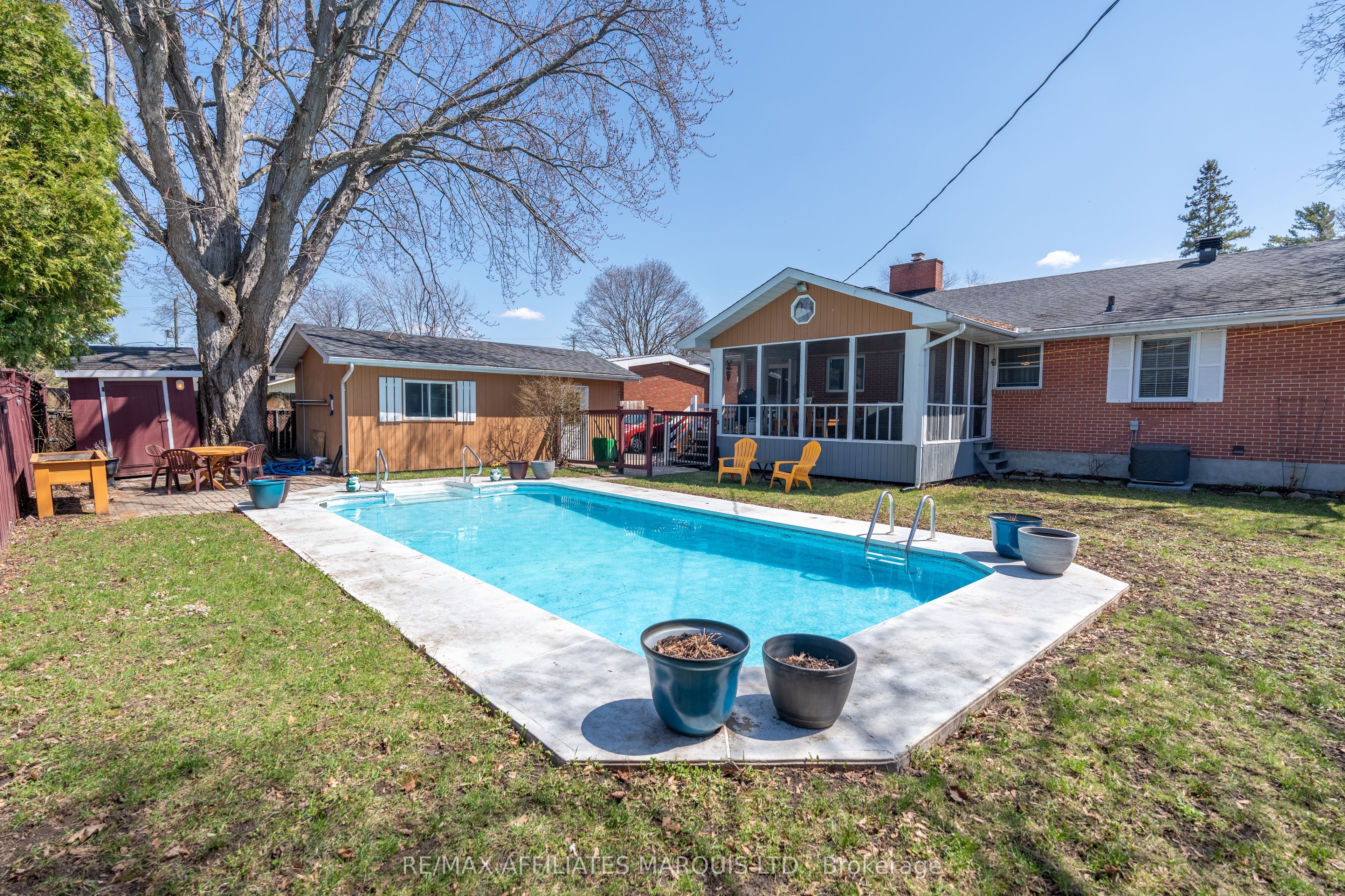 1407 Boyd Street S Property Photo 6