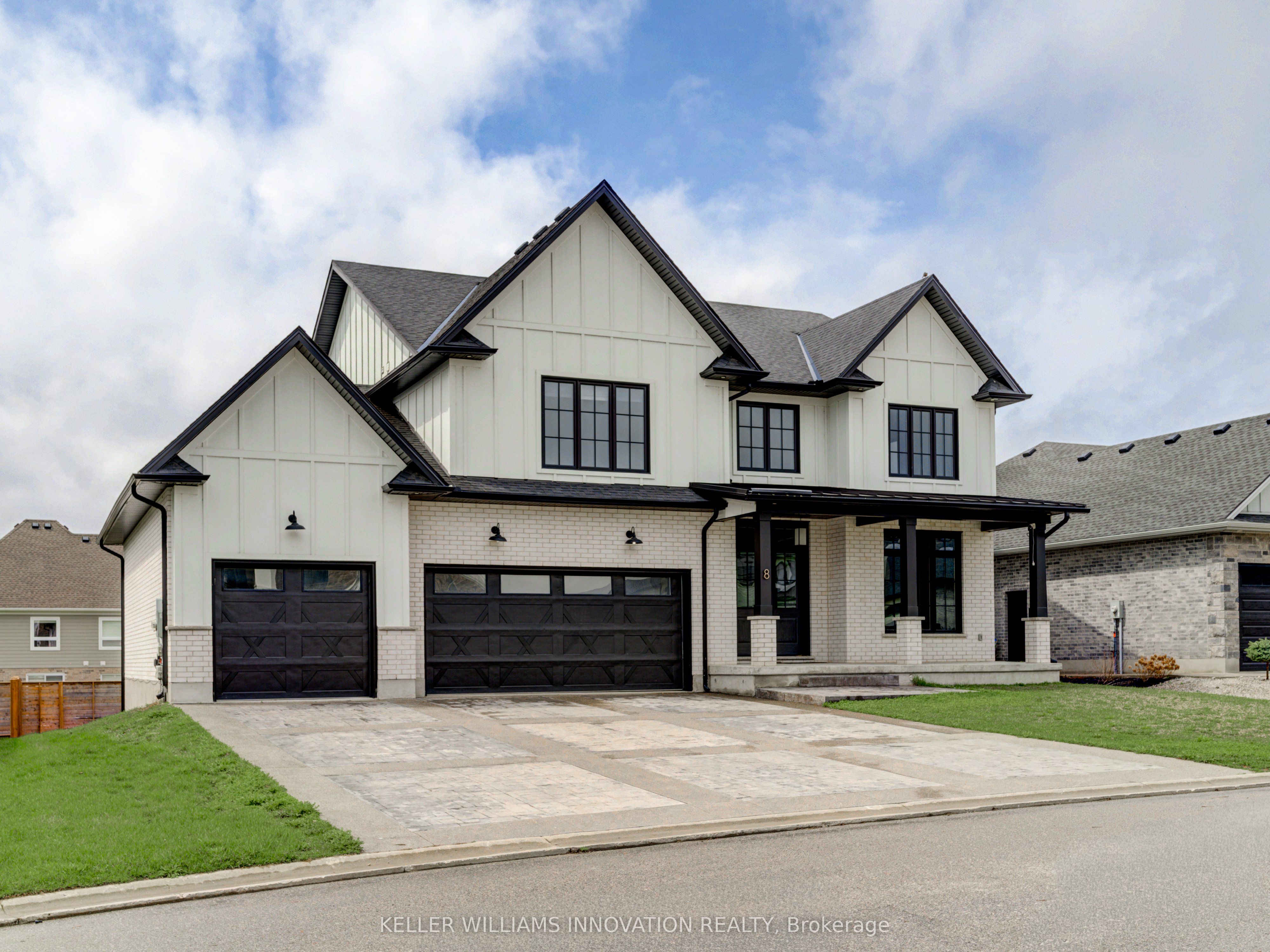 8 Edgeview Crescent W Property Photo 2