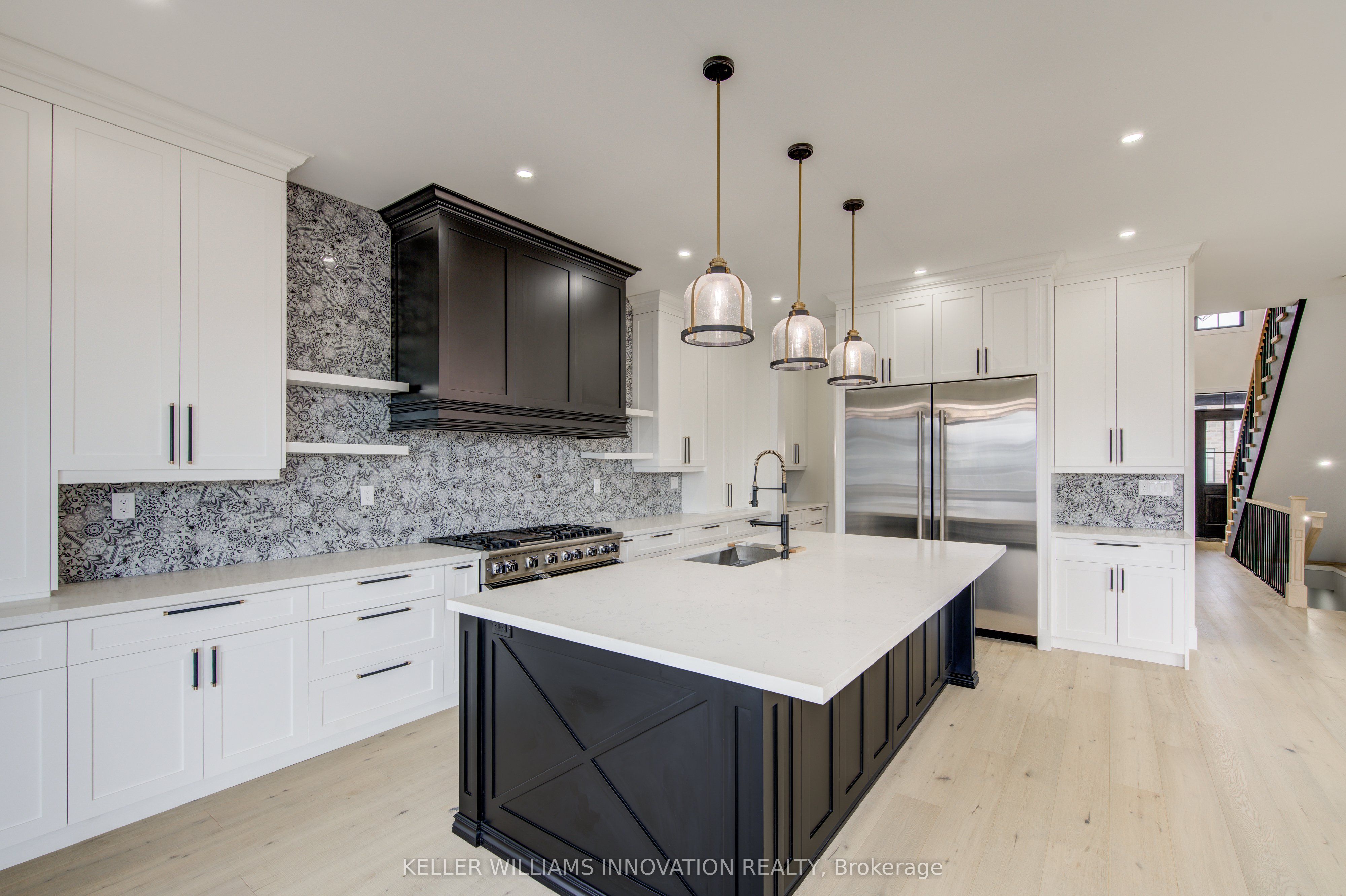 8 Edgeview Crescent W Property Photo 14