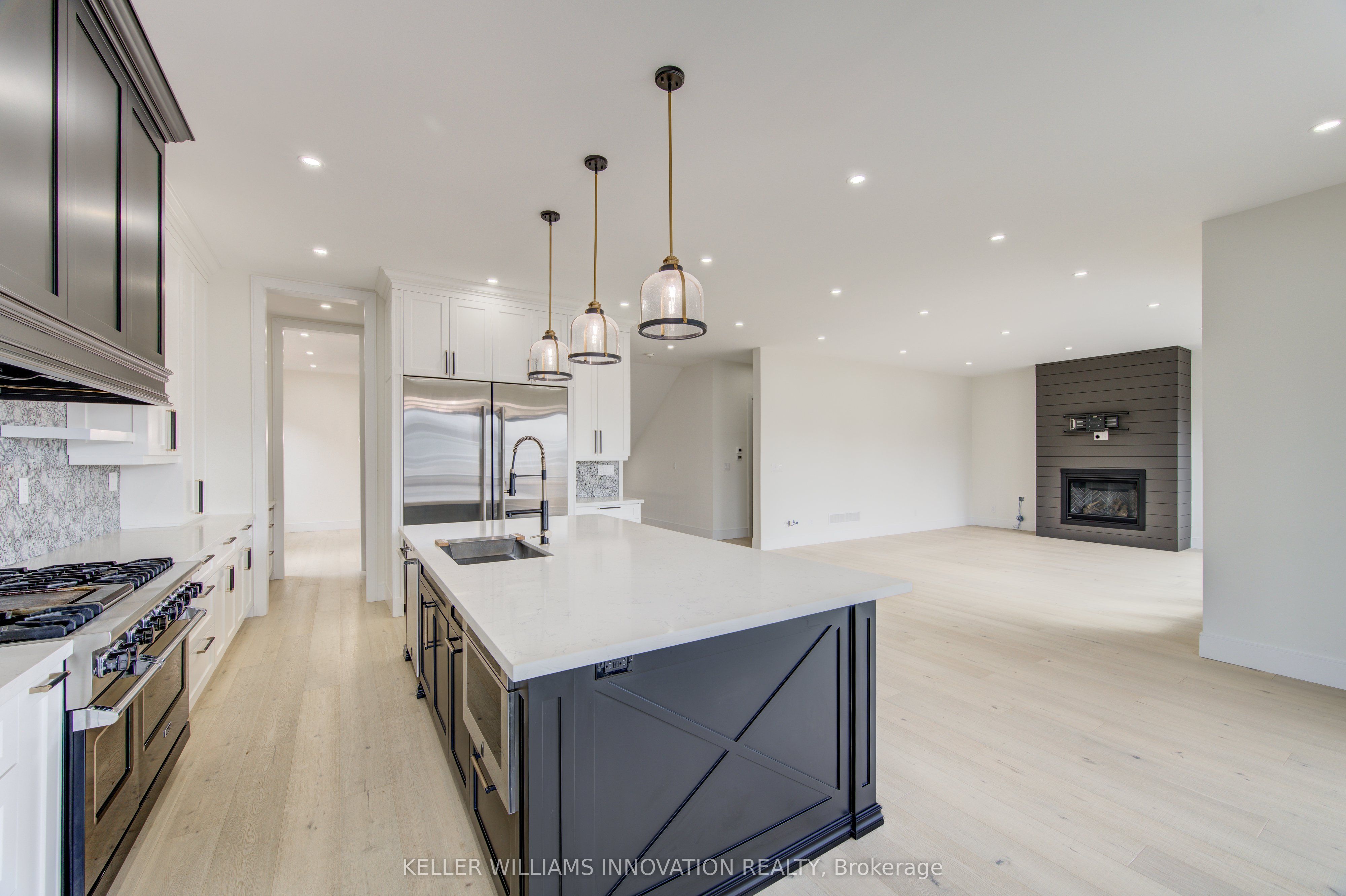 8 Edgeview Crescent W Property Photo 16