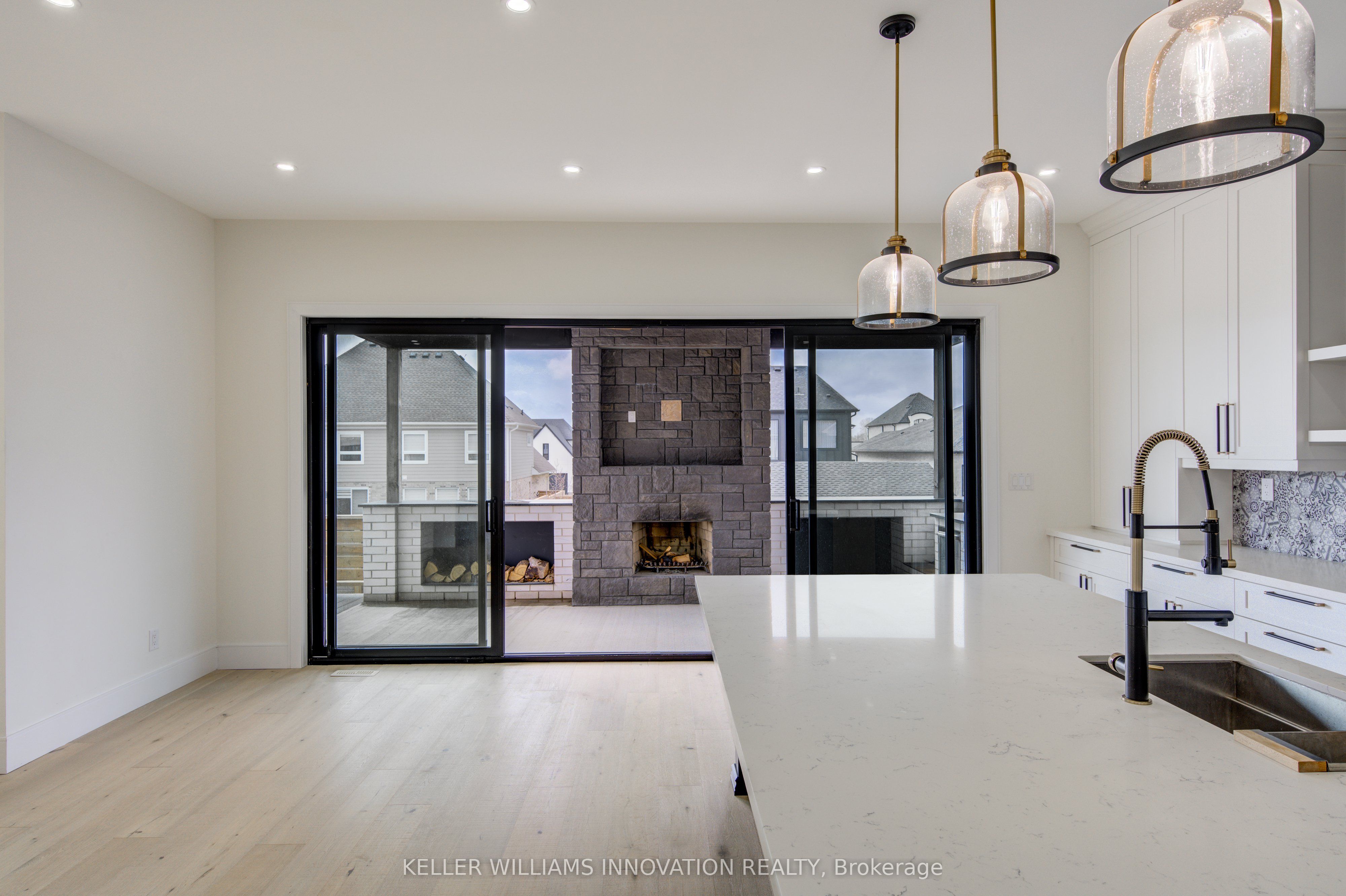 8 Edgeview Crescent W Property Photo 18