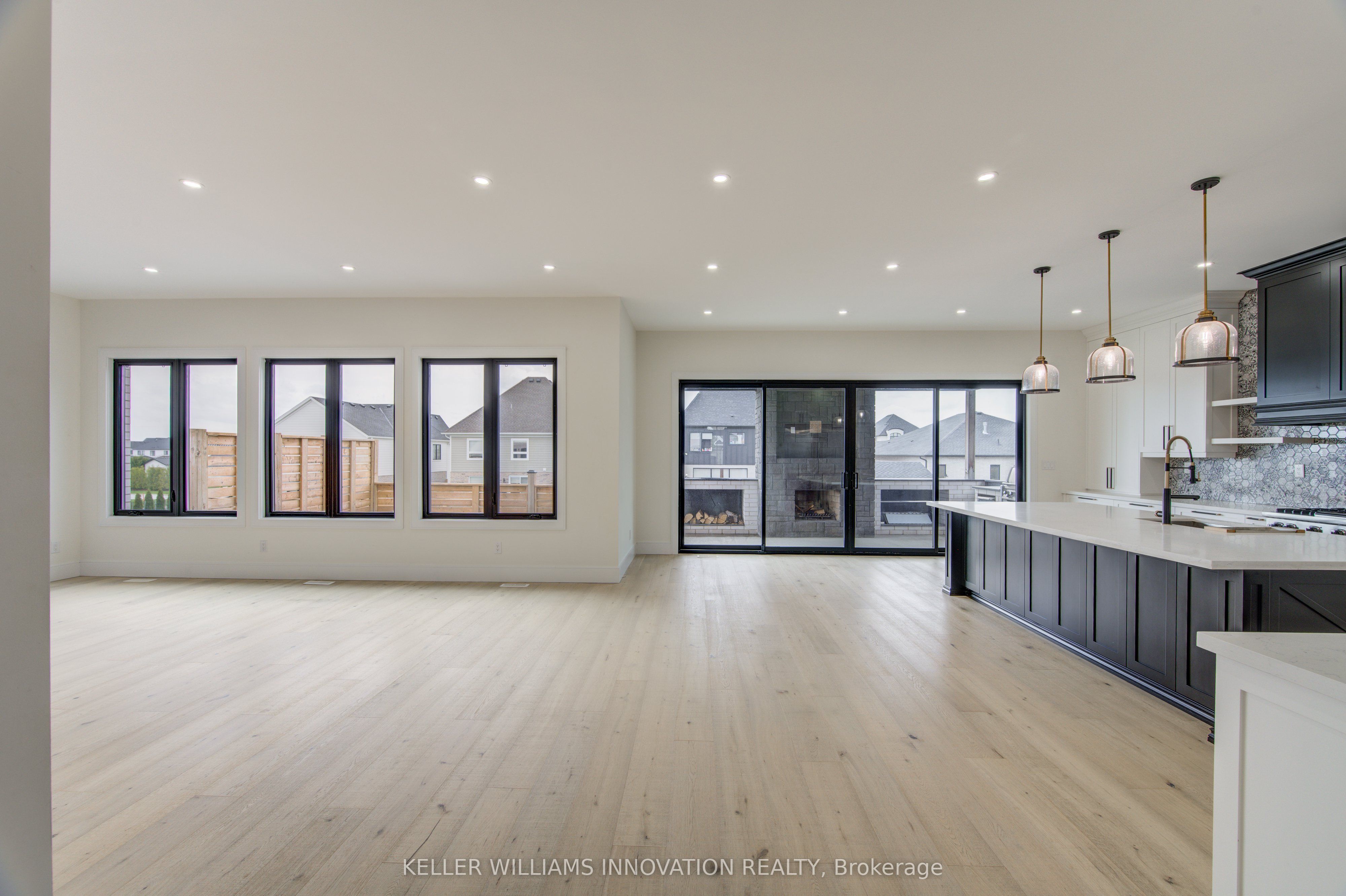 8 Edgeview Crescent W Property Photo 24