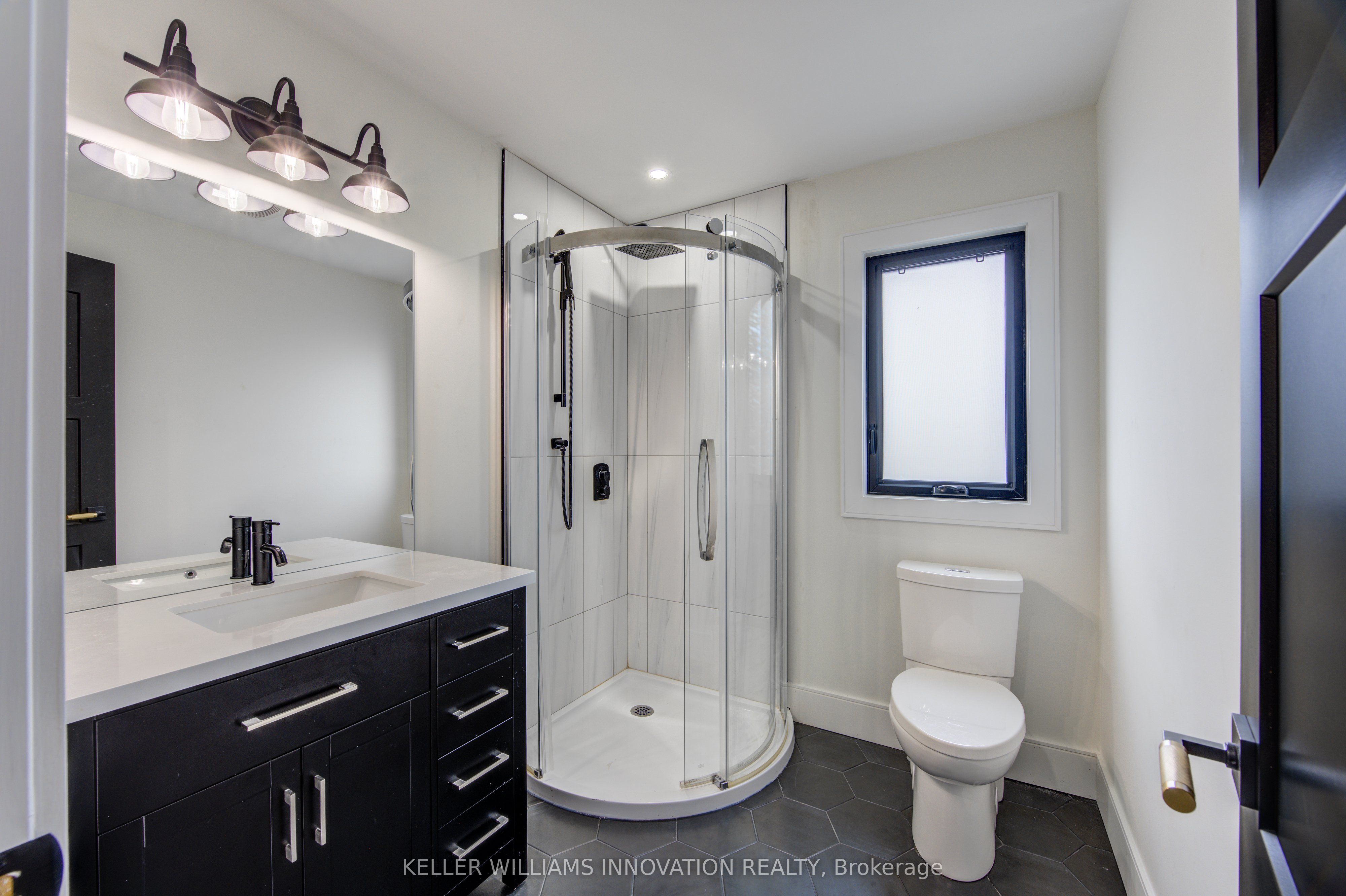 8 Edgeview Crescent W Property Photo 30