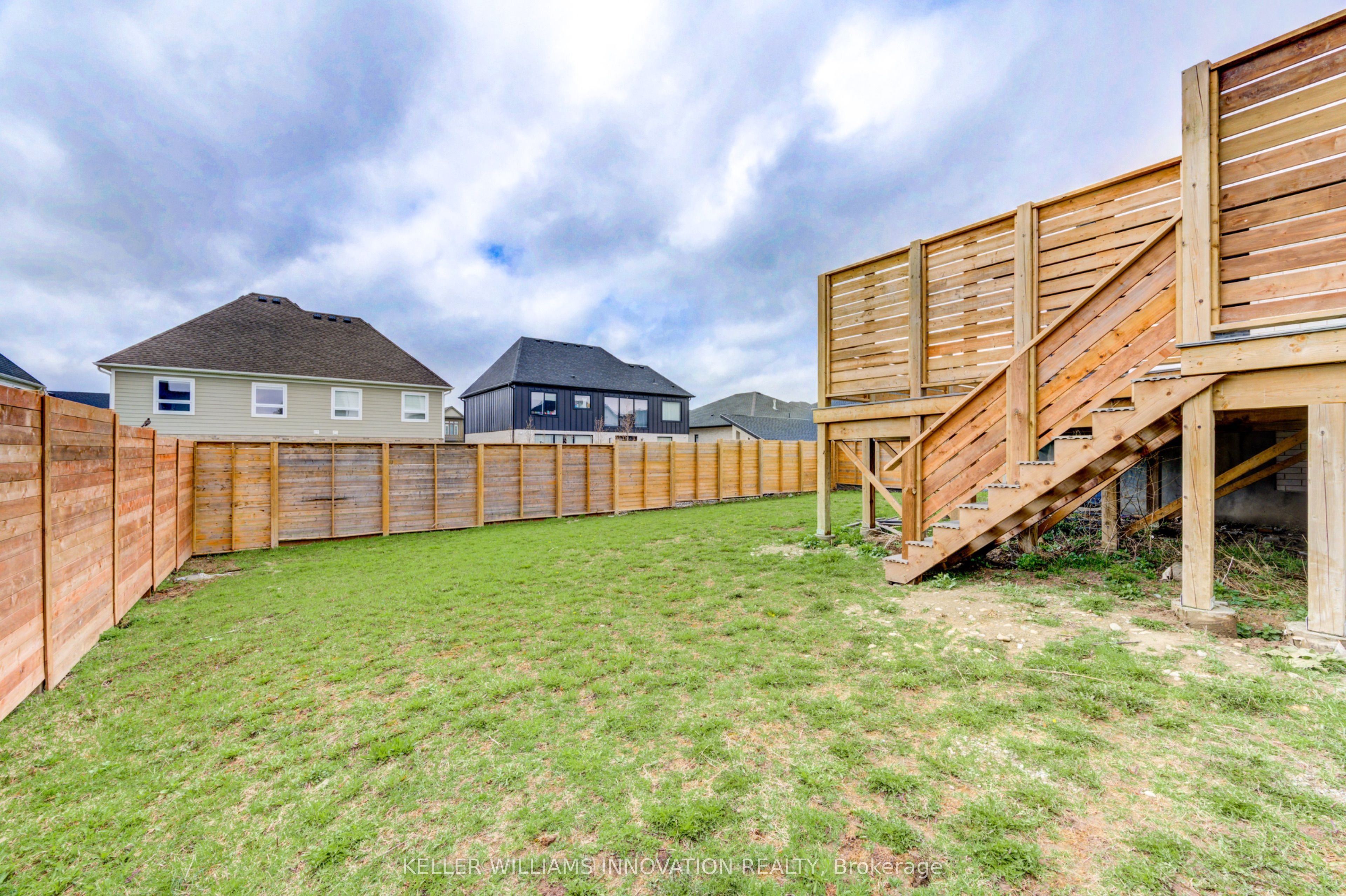 8 Edgeview Crescent W Property Photo 46