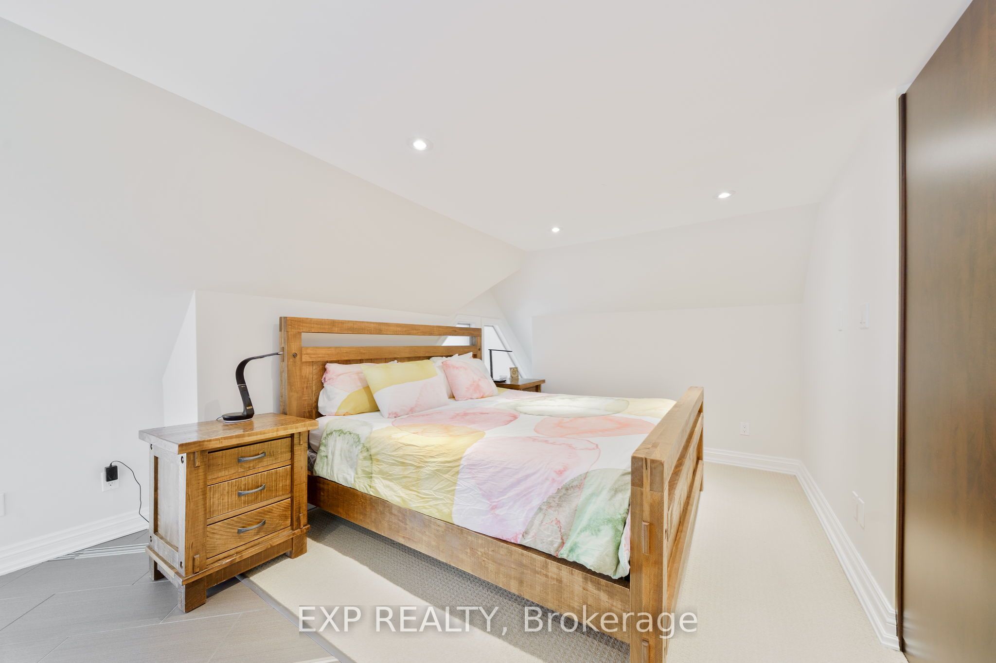 80 Barton Street 3 Property Photo 26