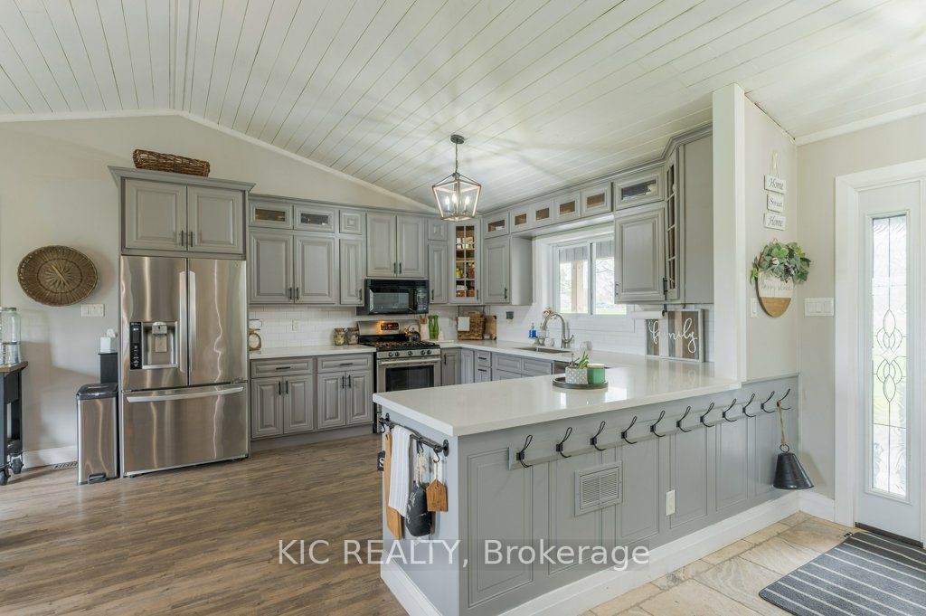 2366 Asphodel 10th Line Property Photo 7