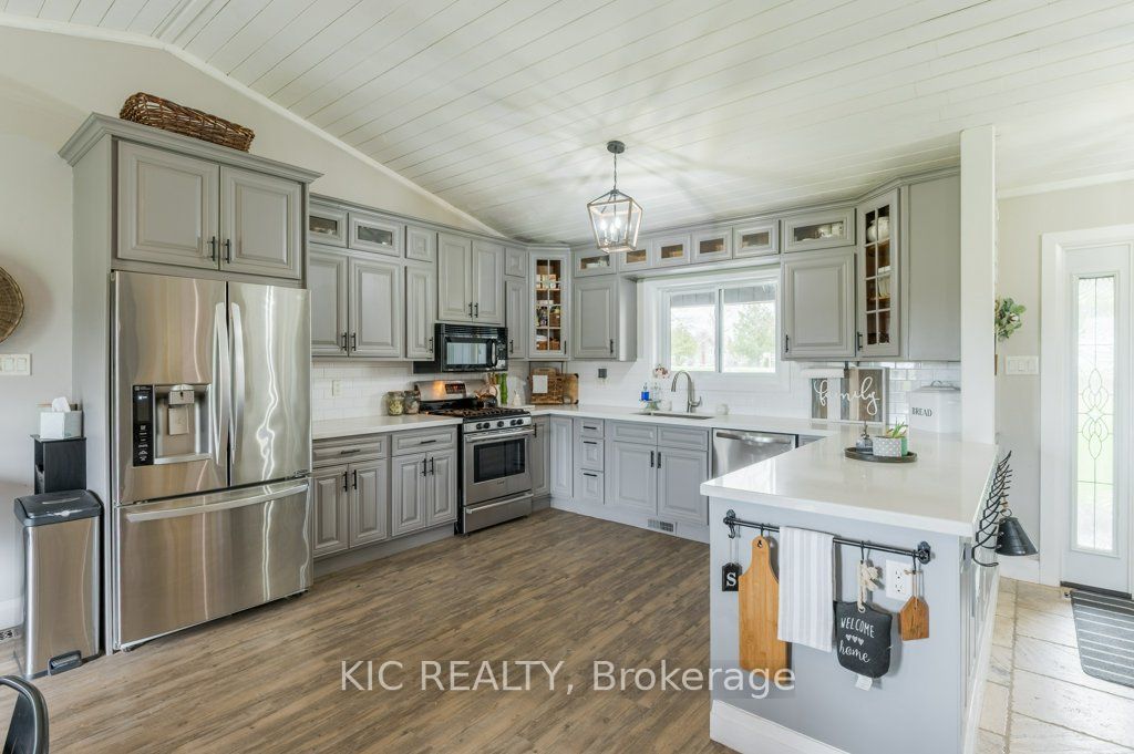 2366 Asphodel 10th Line Property Photo 8