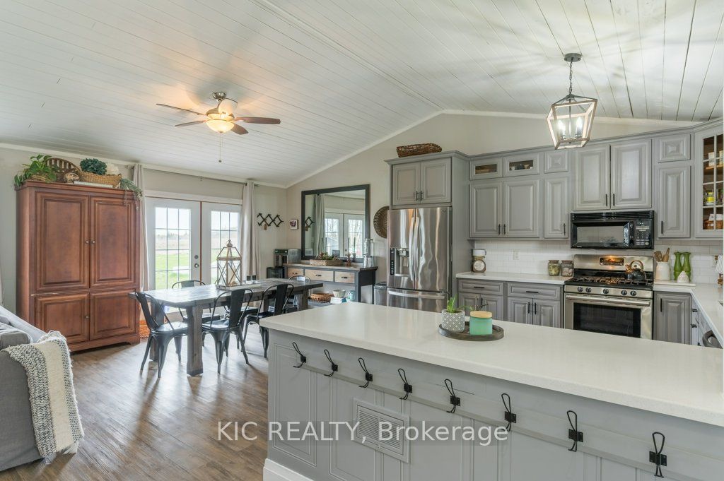 2366 Asphodel 10th Line Property Photo 9