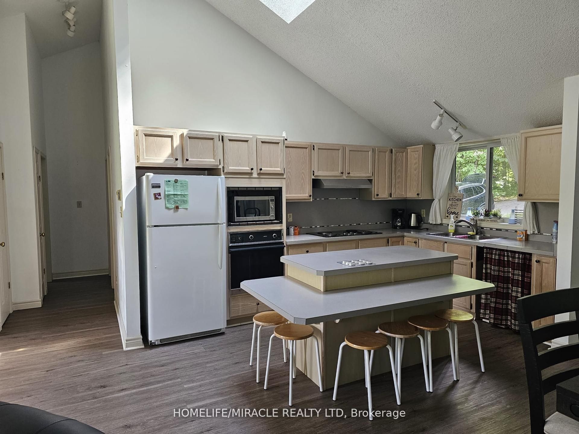 1274 Twist Lane Property Photo 3