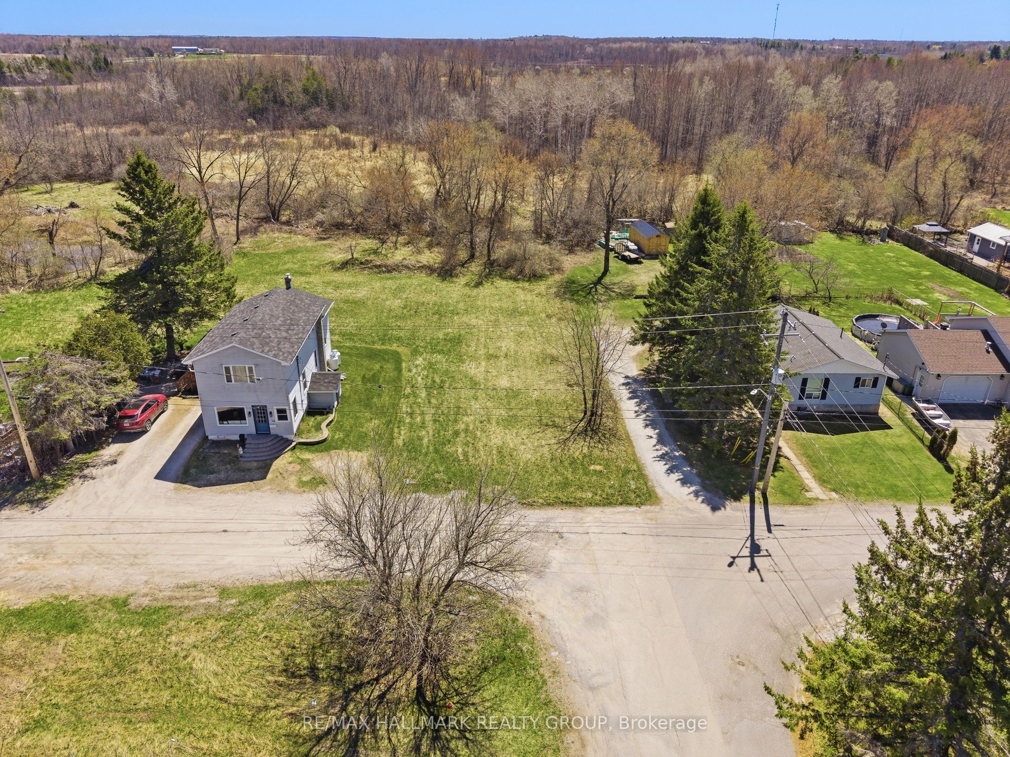 32 Brock Street N Property Photo 2