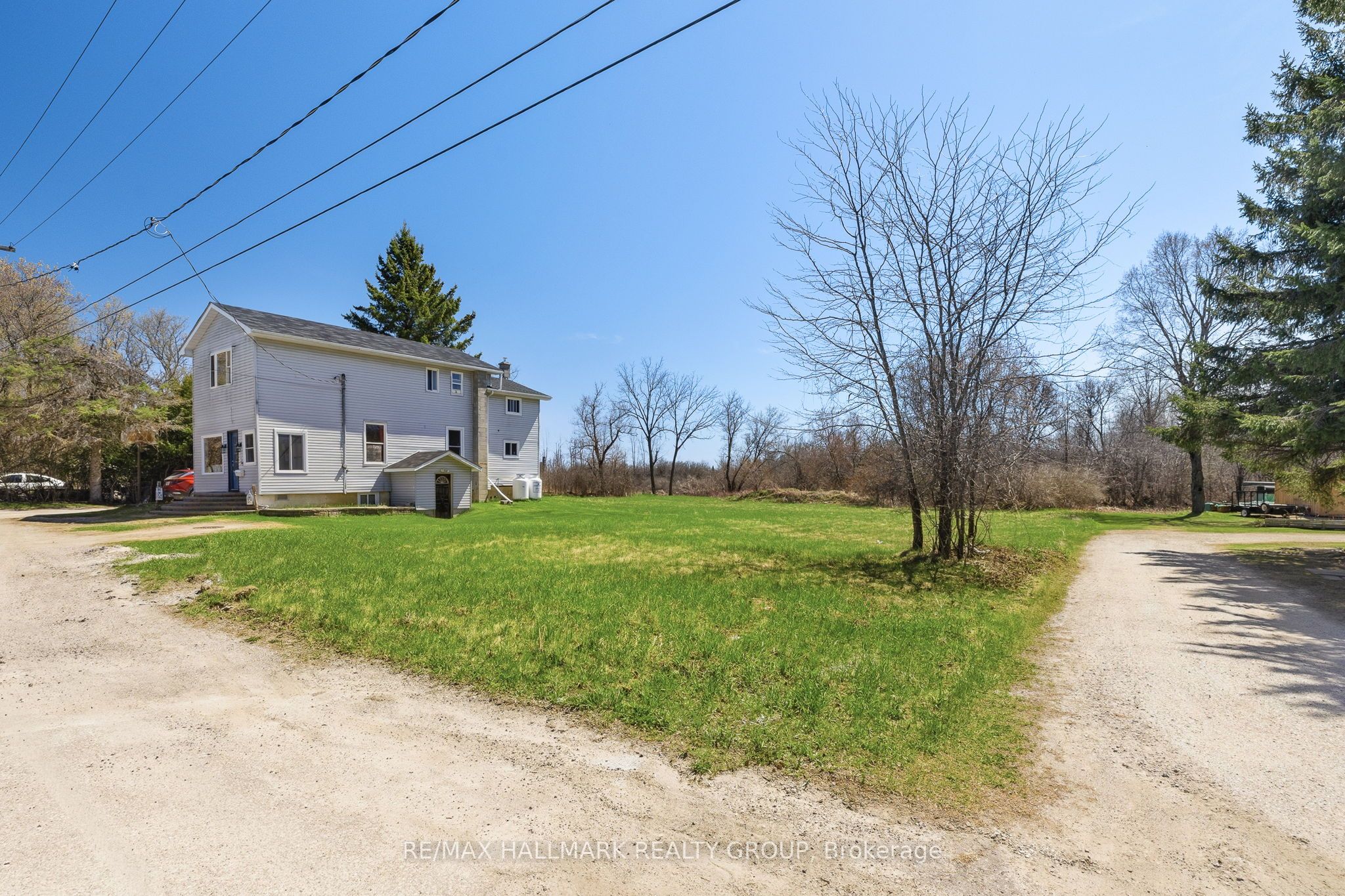32 Brock Street N Property Photo 5