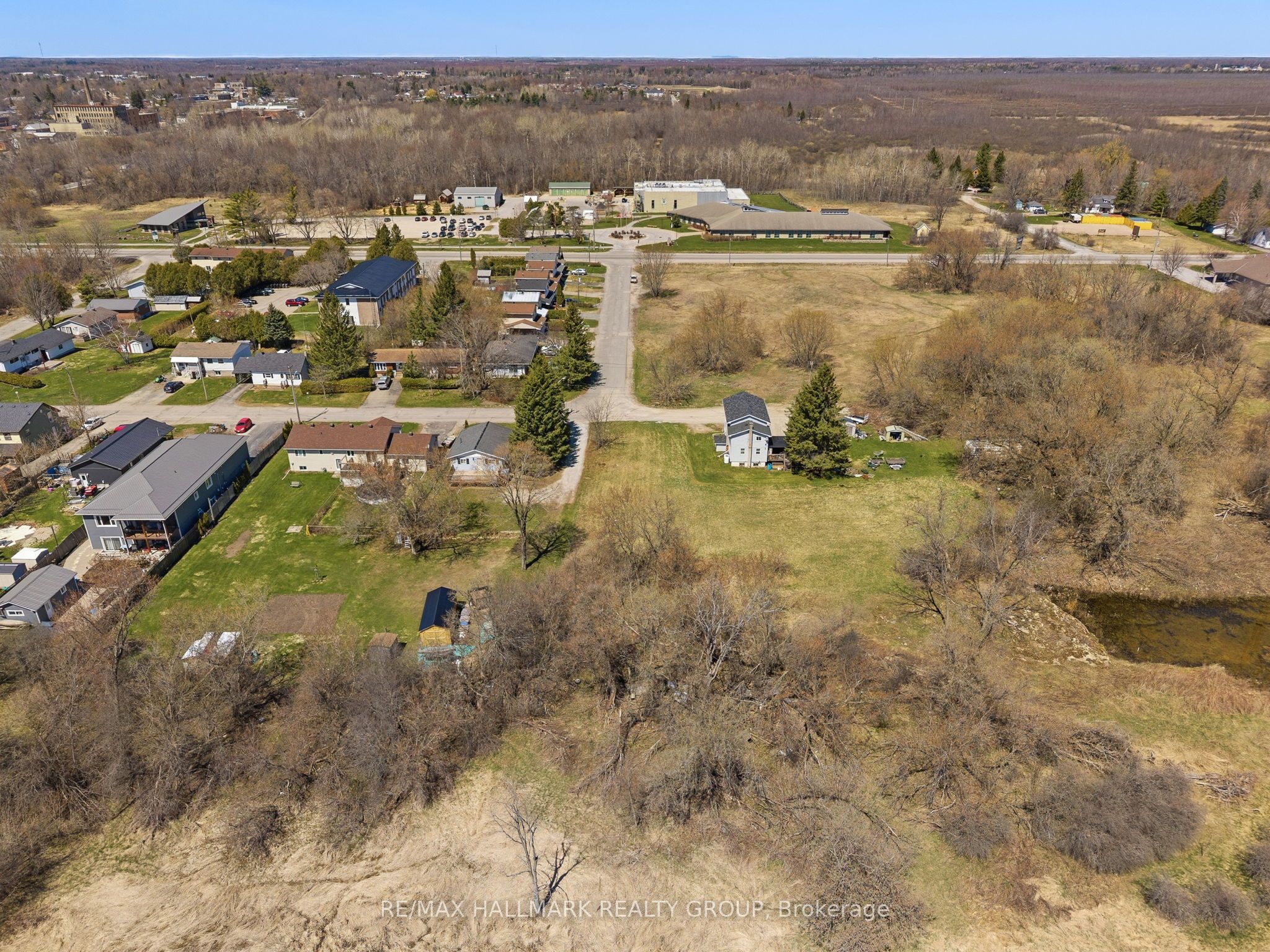 32 Brock Street N Property Photo 13