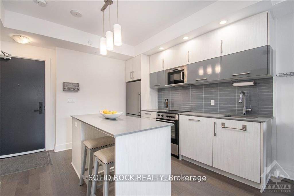 255 Bay Street 213 Property Photo 5