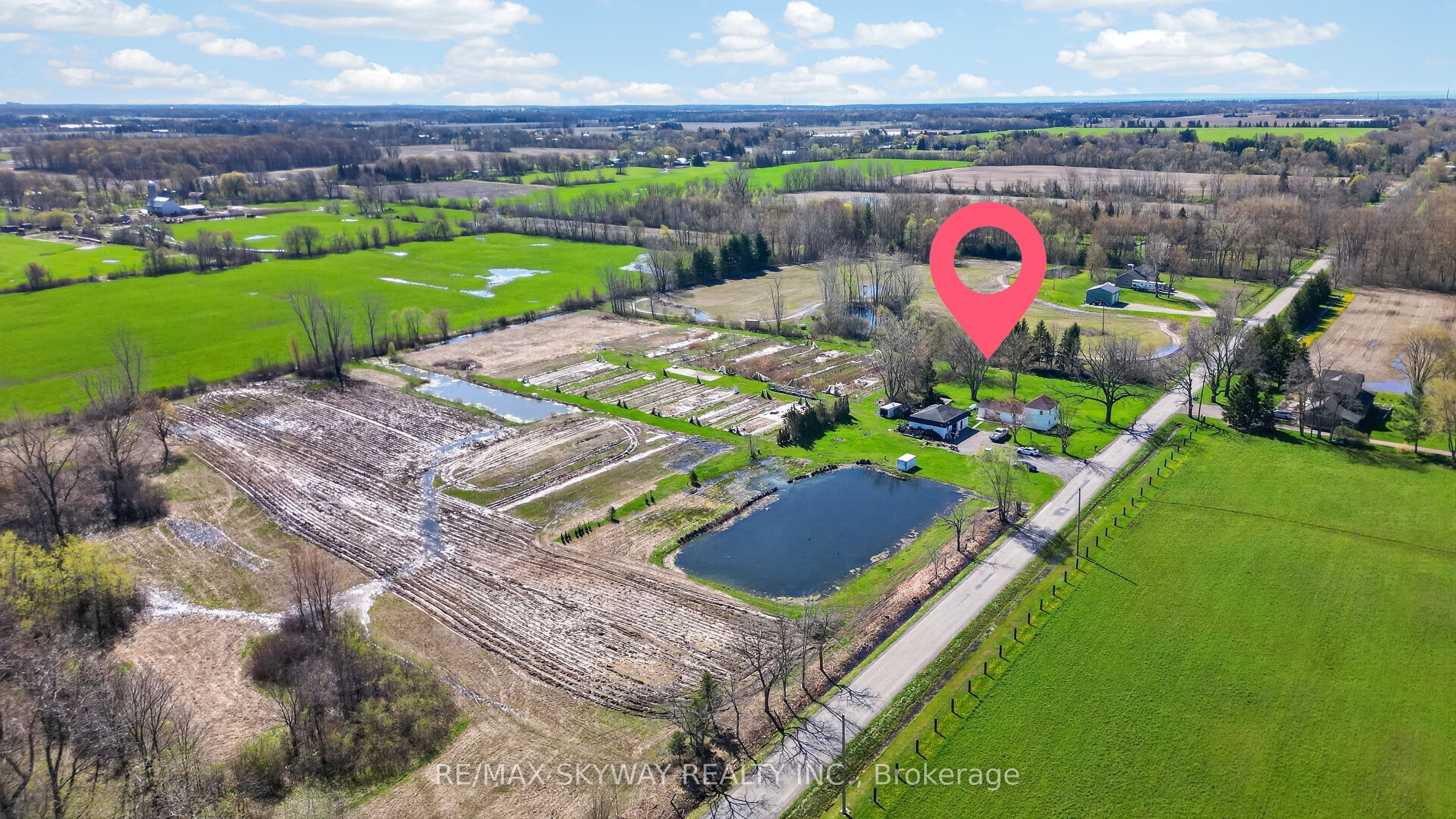 53263 Winger Road E Property Photo 11