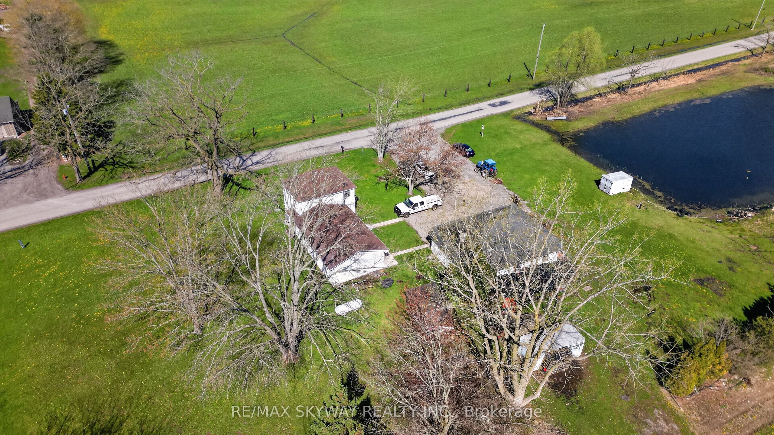 53263 Winger Road E Property Photo 13