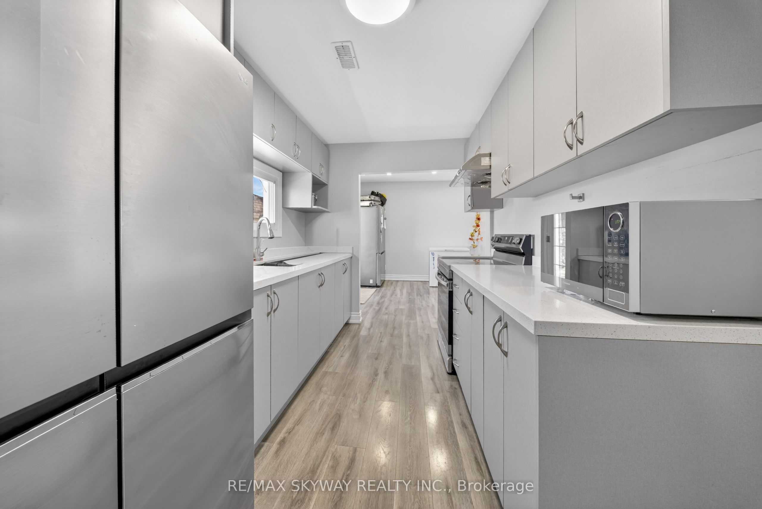 53263 Winger Road E Property Photo 15