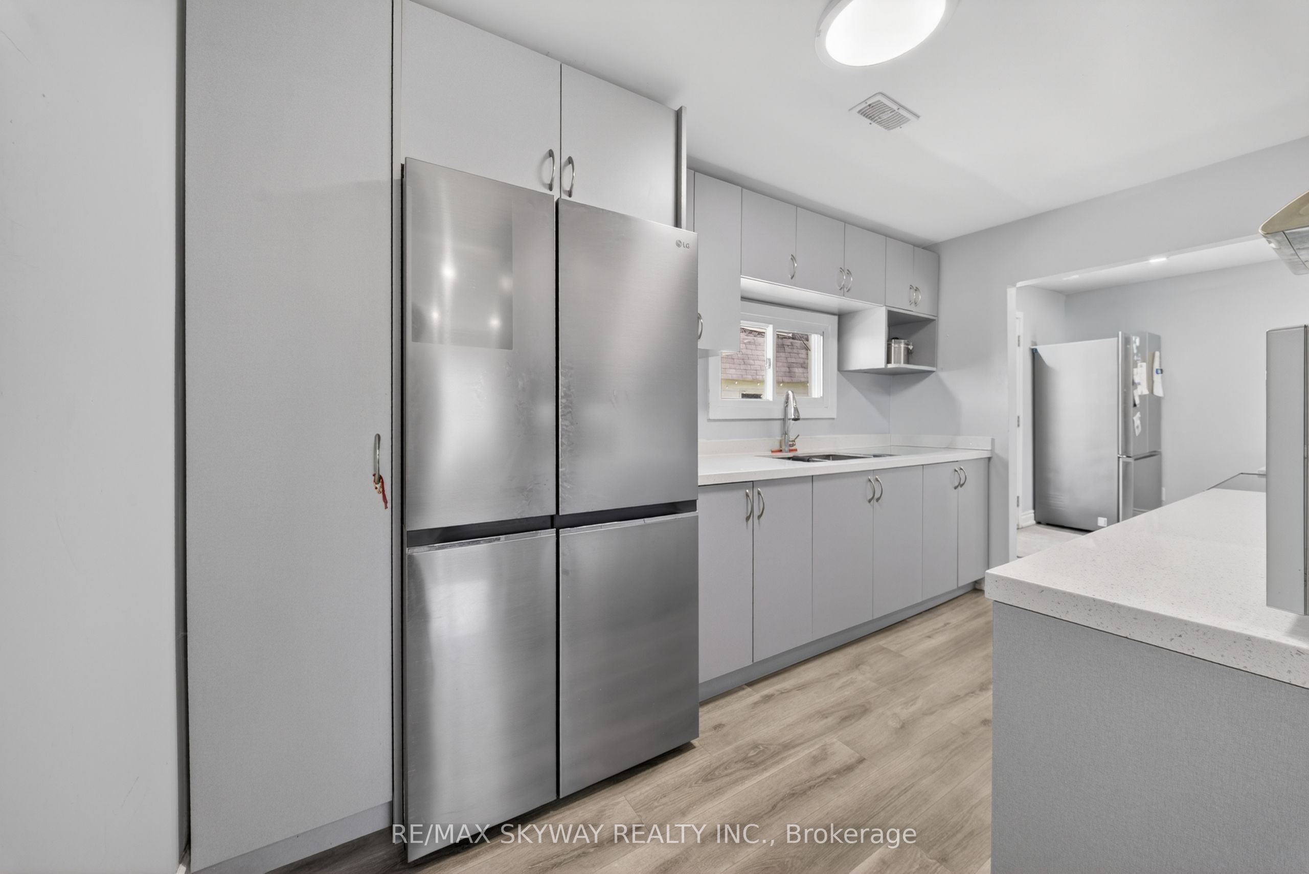 53263 Winger Road E Property Photo 16