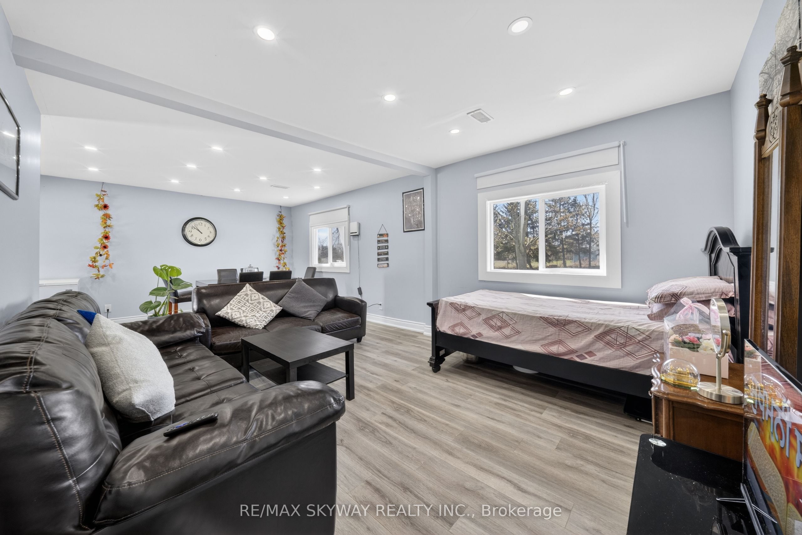53263 Winger Road E Property Photo 21