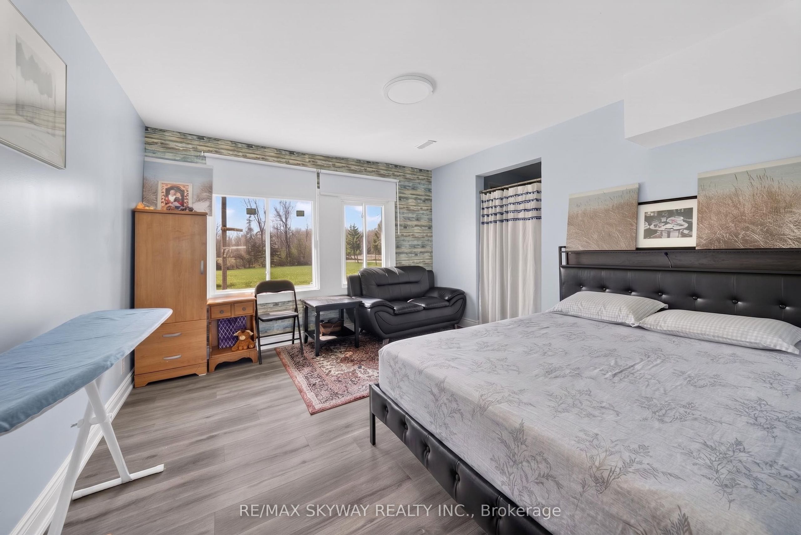 53263 Winger Road E Property Photo 23