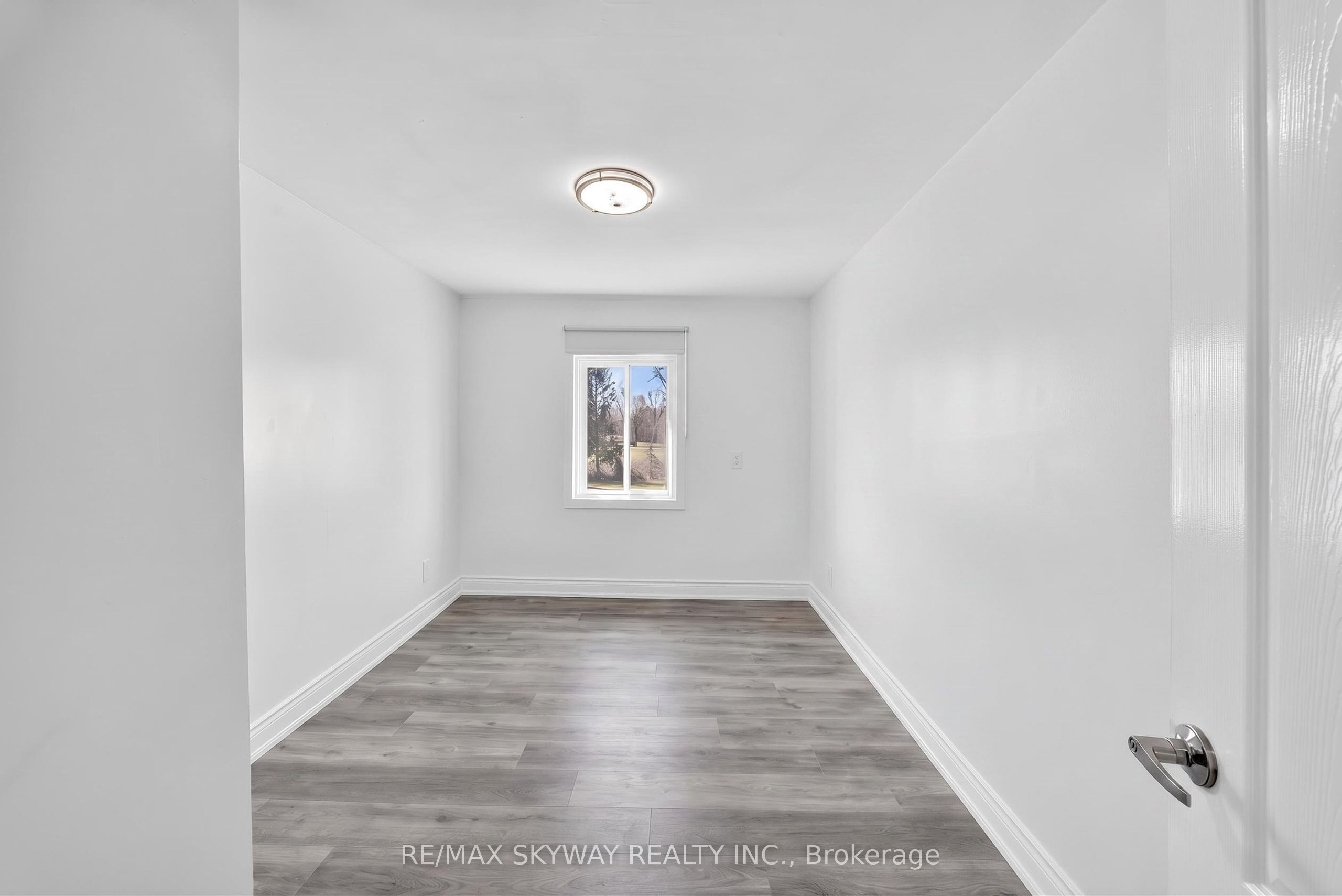 53263 Winger Road E Property Photo 31
