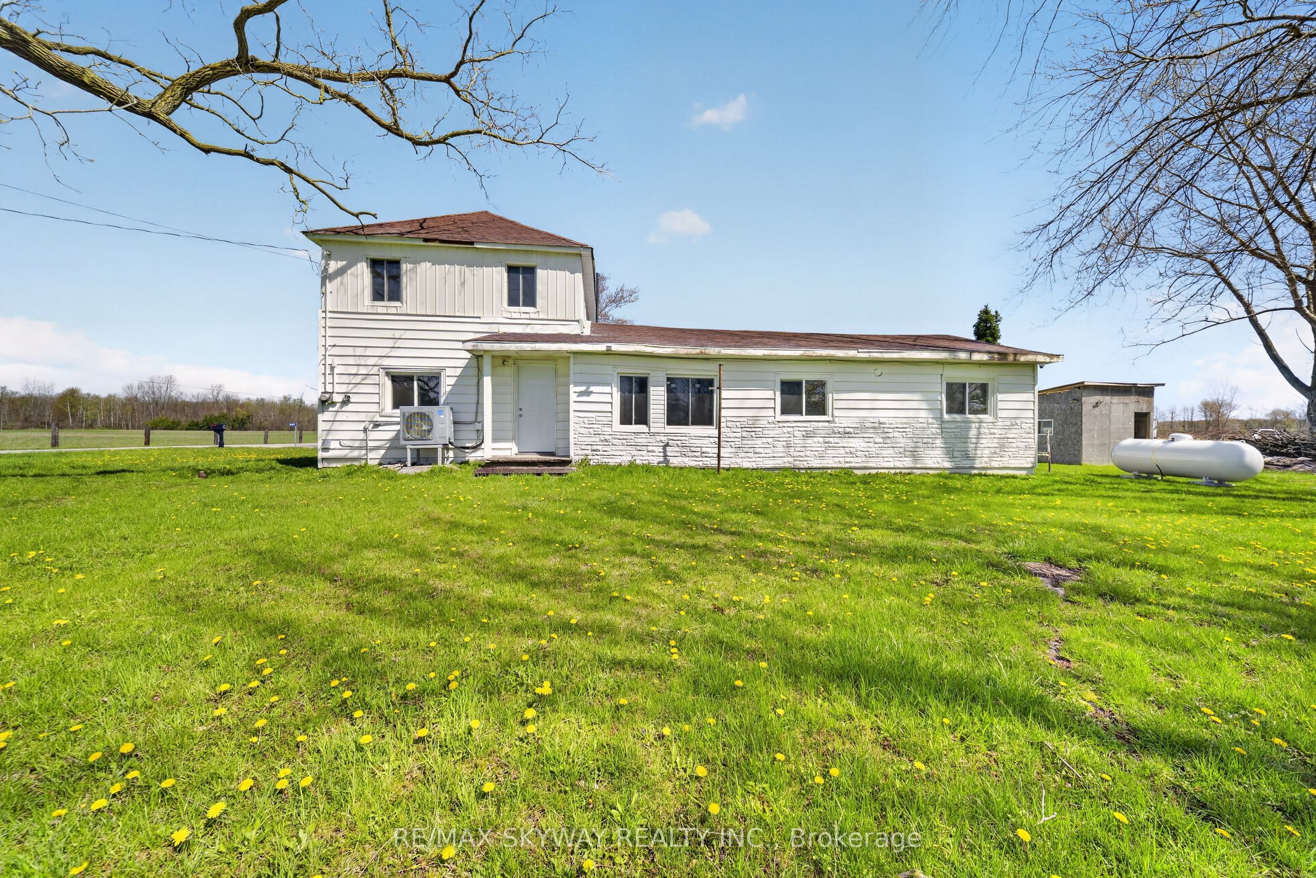 53263 Winger Road E Property Photo 33