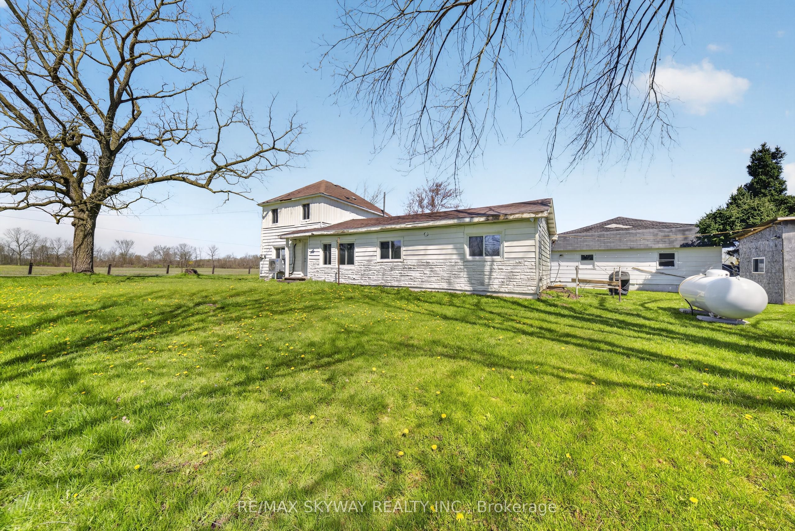 53263 Winger Road E Property Photo 34