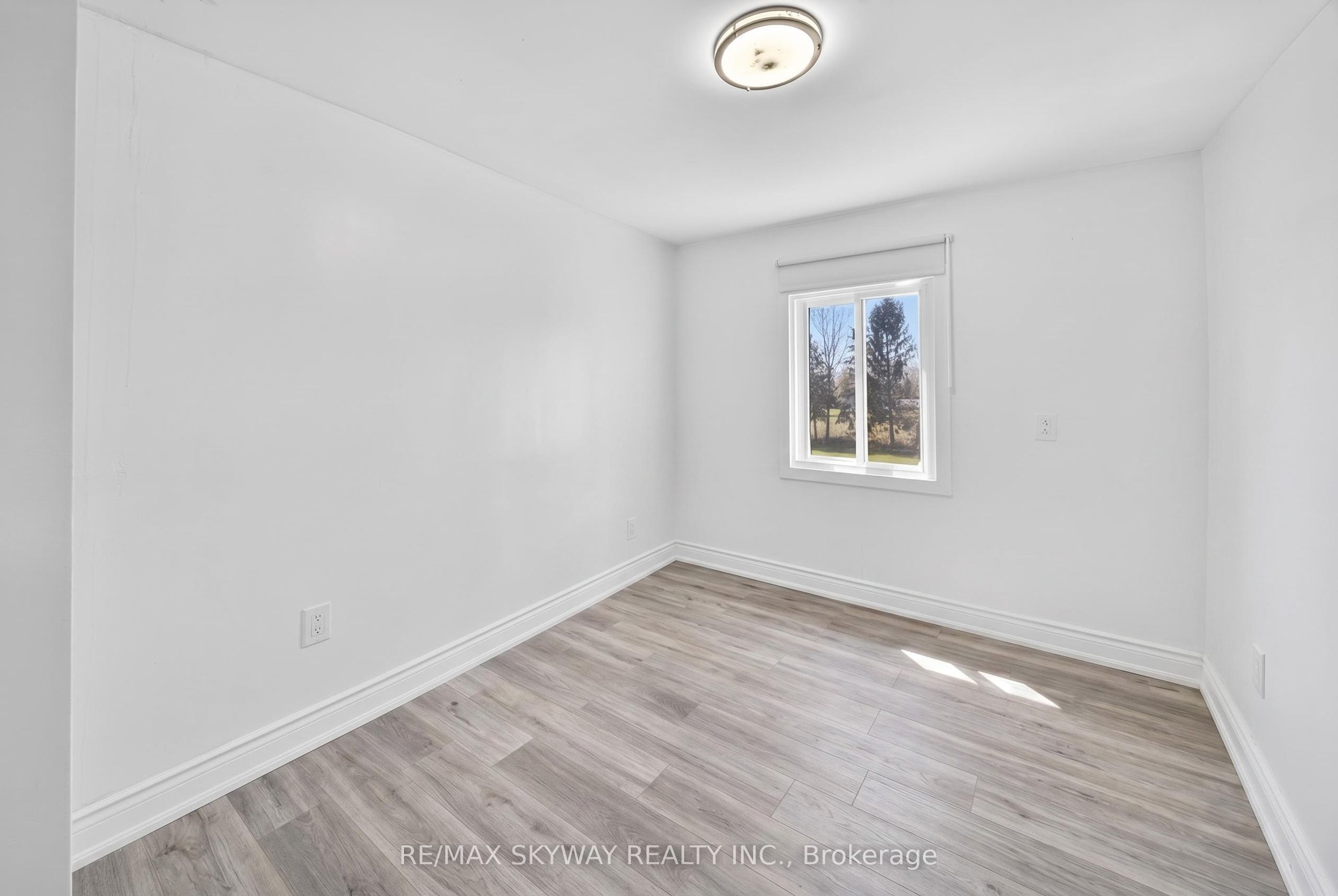 53263 Winger Road E Property Photo 49